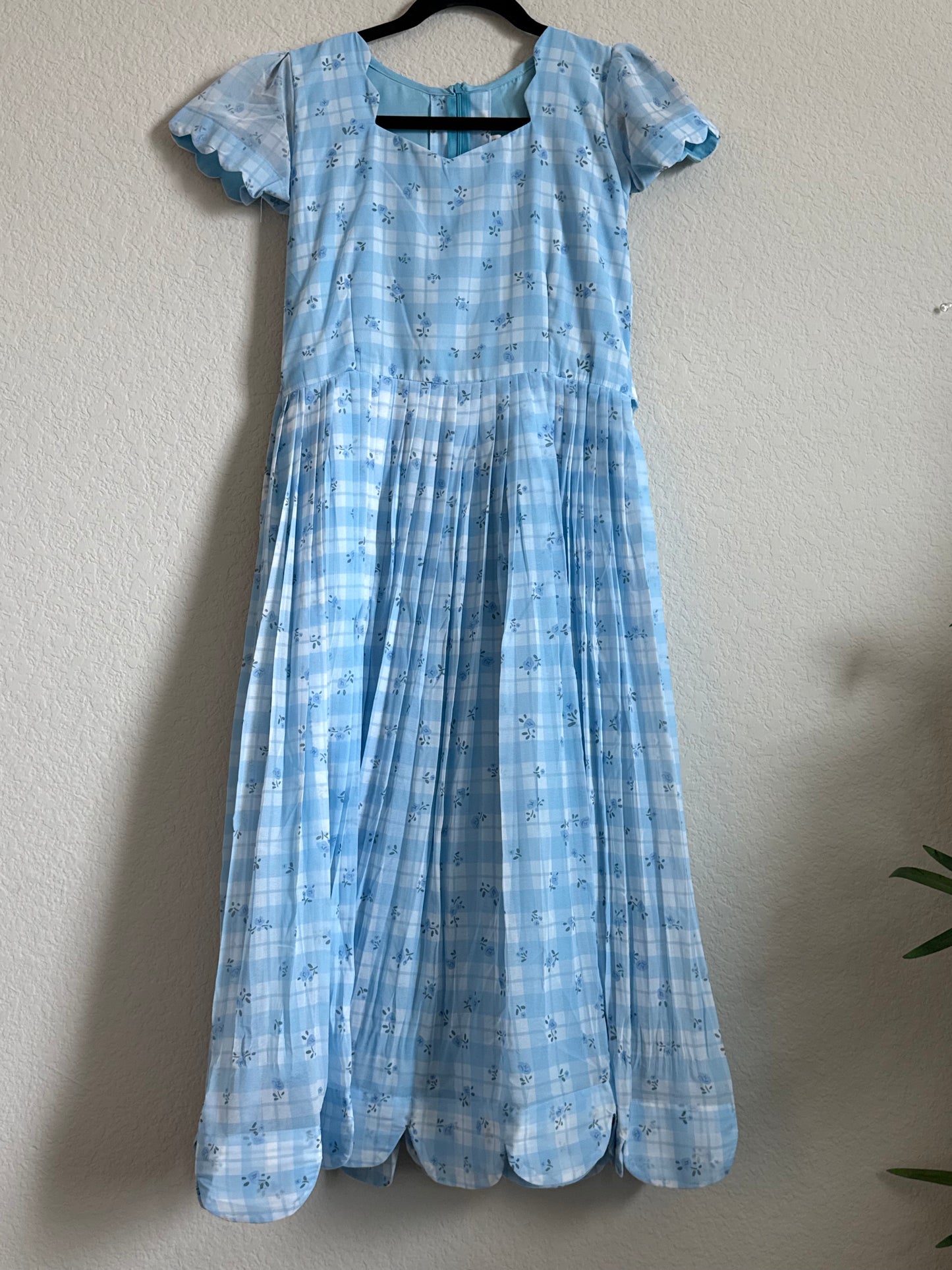 Blue Floral Checks Georgette scallop style frock with short scallop sleeve