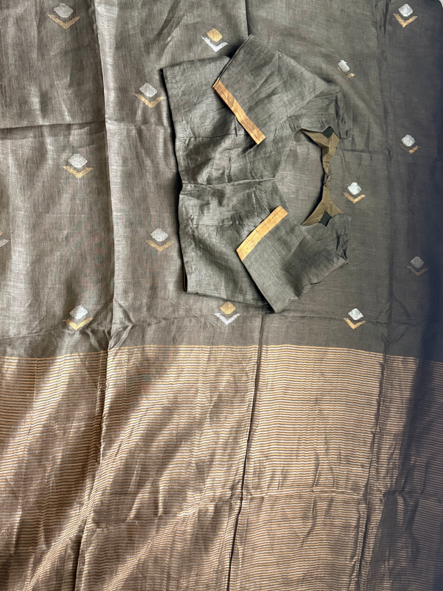 Ash Shade Lenin Handloom Jamdani Saree - with handloom mark