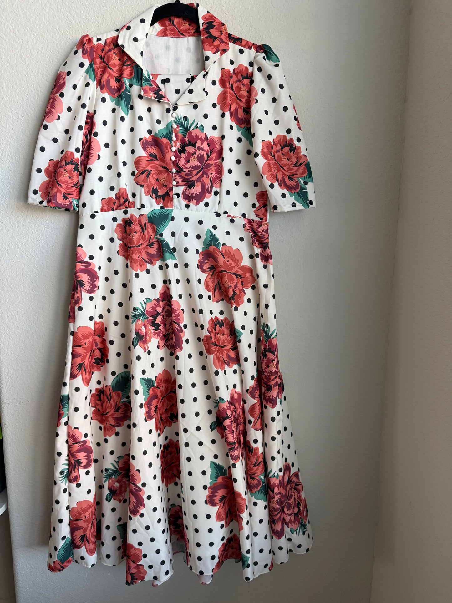 Polka Dot & Floral Collared Midi Dress with Belt – Retro Summer Look
