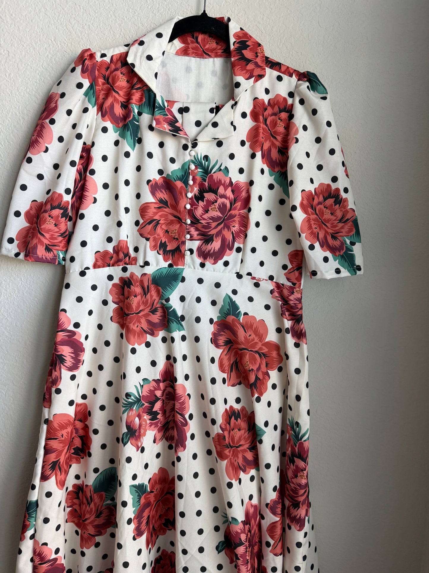 Polka Dot & Floral Collared Midi Dress with Belt – Retro Summer Look