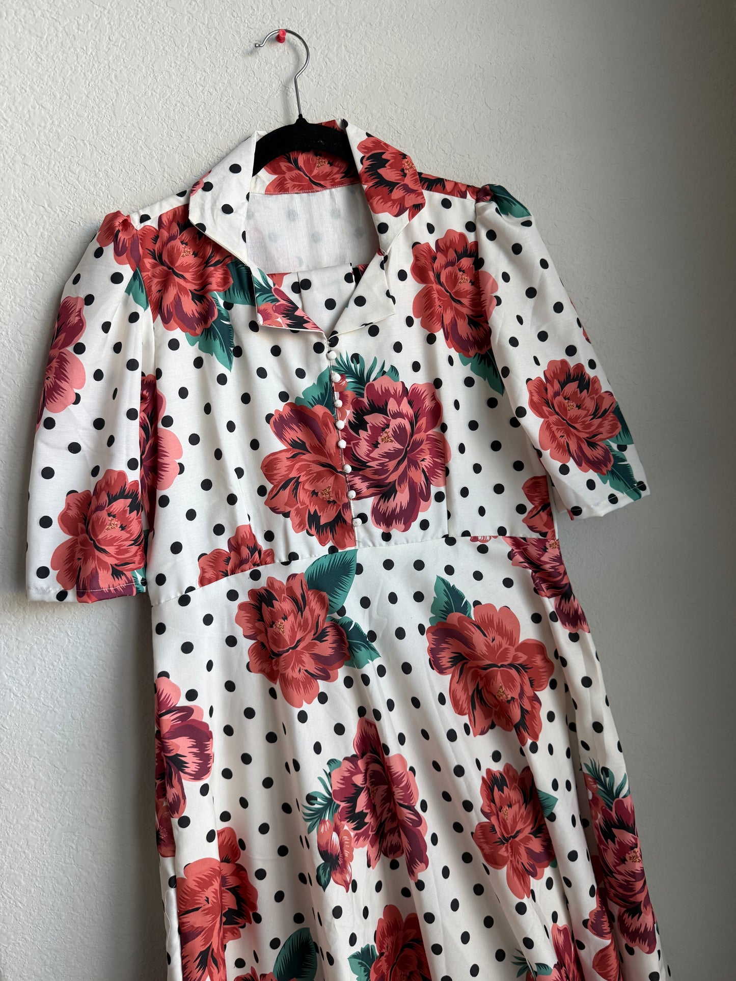 Polka Dot & Floral Collared Midi Dress with Belt – Retro Summer Look