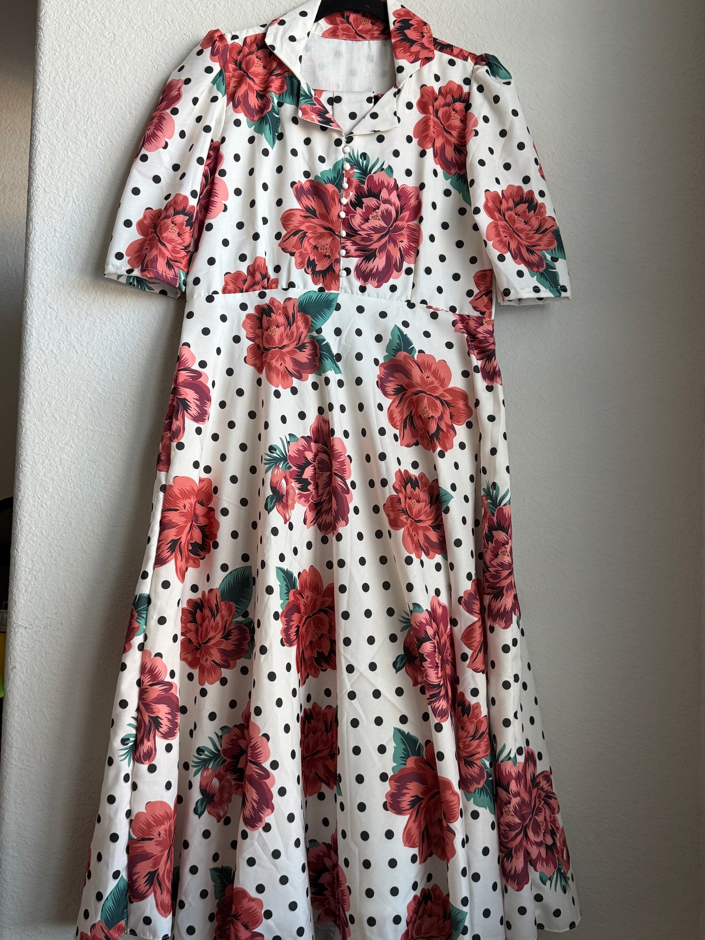 Polka Dot & Floral Collared Midi Dress with Belt – Retro Summer Look