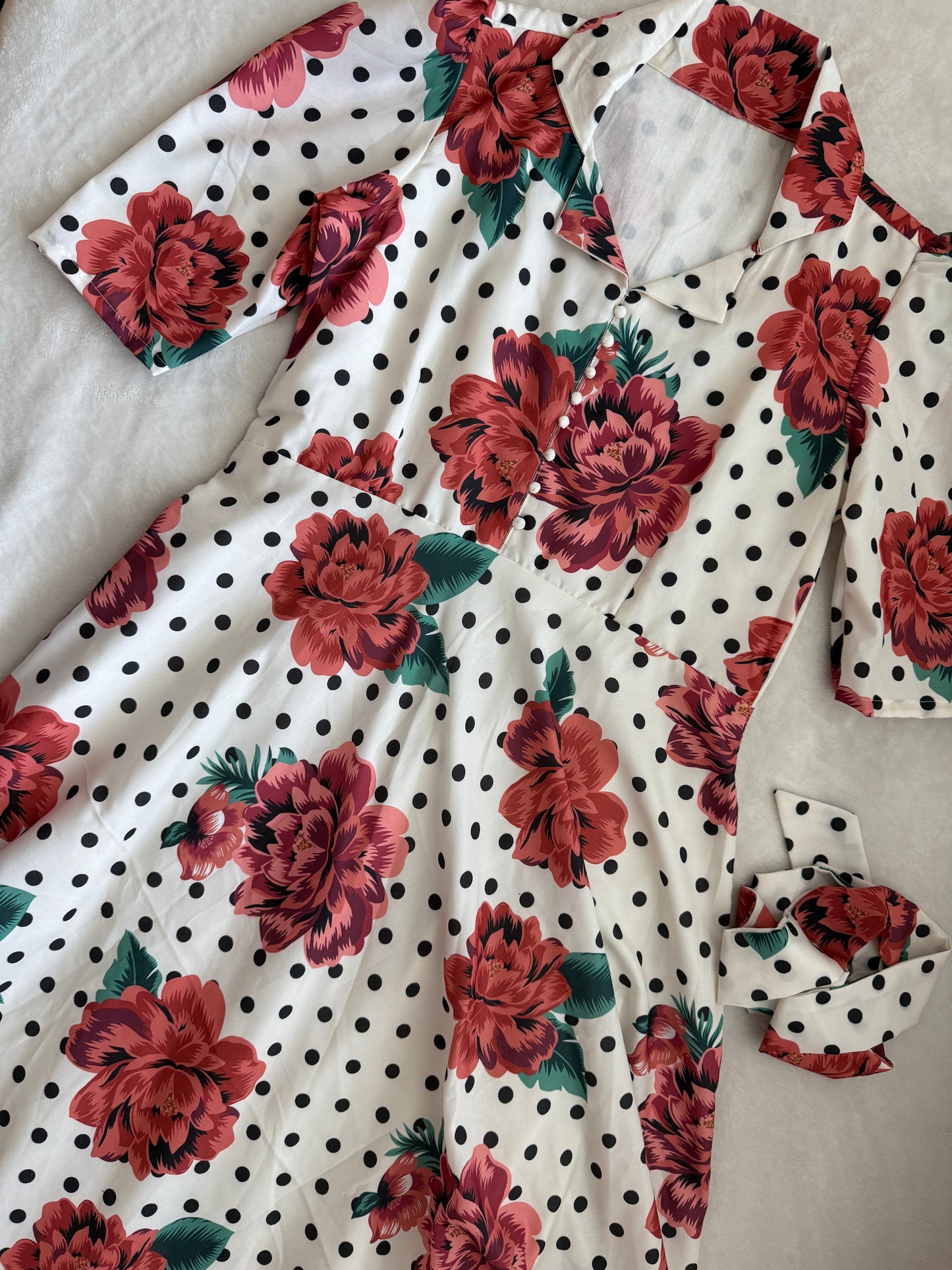 Polka Dot & Floral Collared Midi Dress with Belt – Retro Summer Look