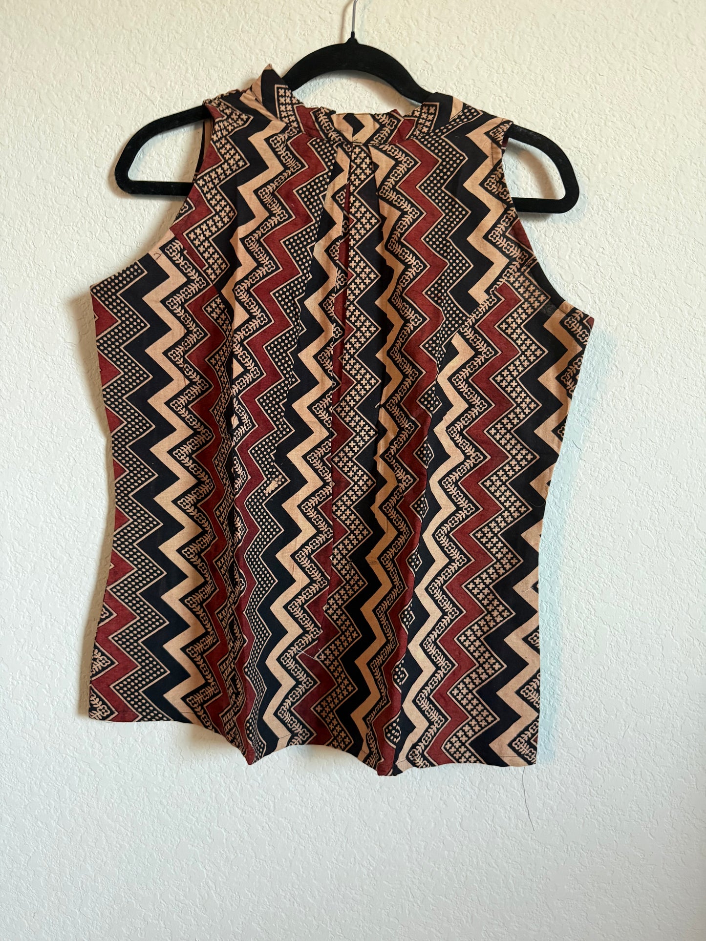 Black Zigzag Cotton Sleeveless Halter Neck Short Top