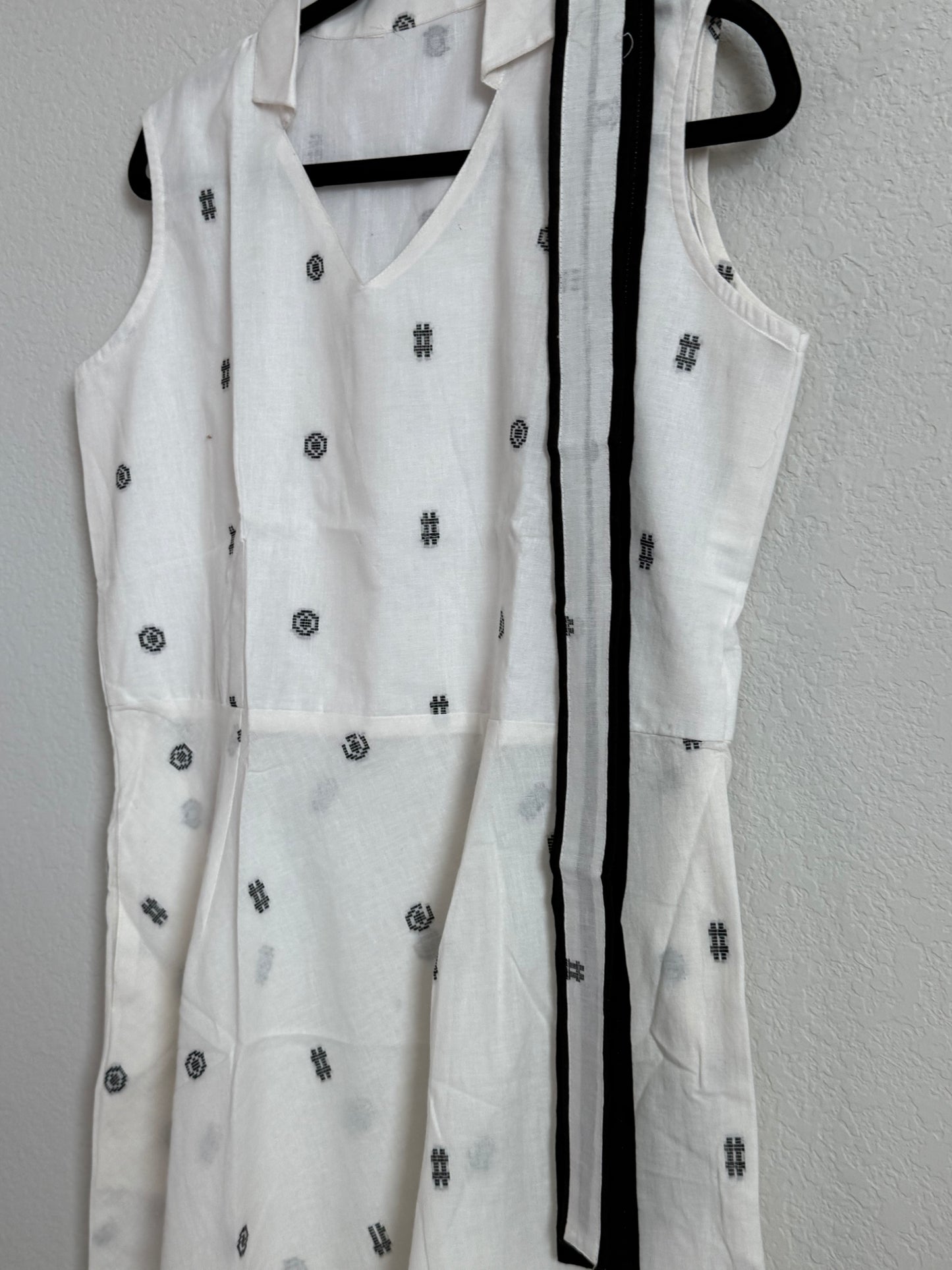 White and Black Sleeveless Cotton Dress with Belt - Sleeves available