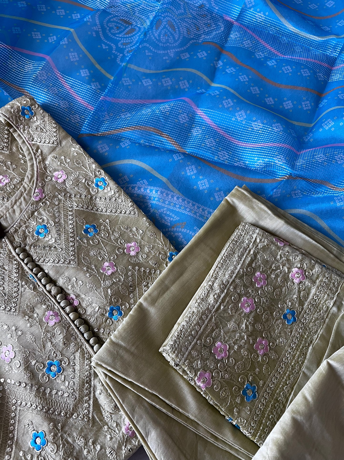 Mehendi Green Embroidered Sleeveless Kurti Set