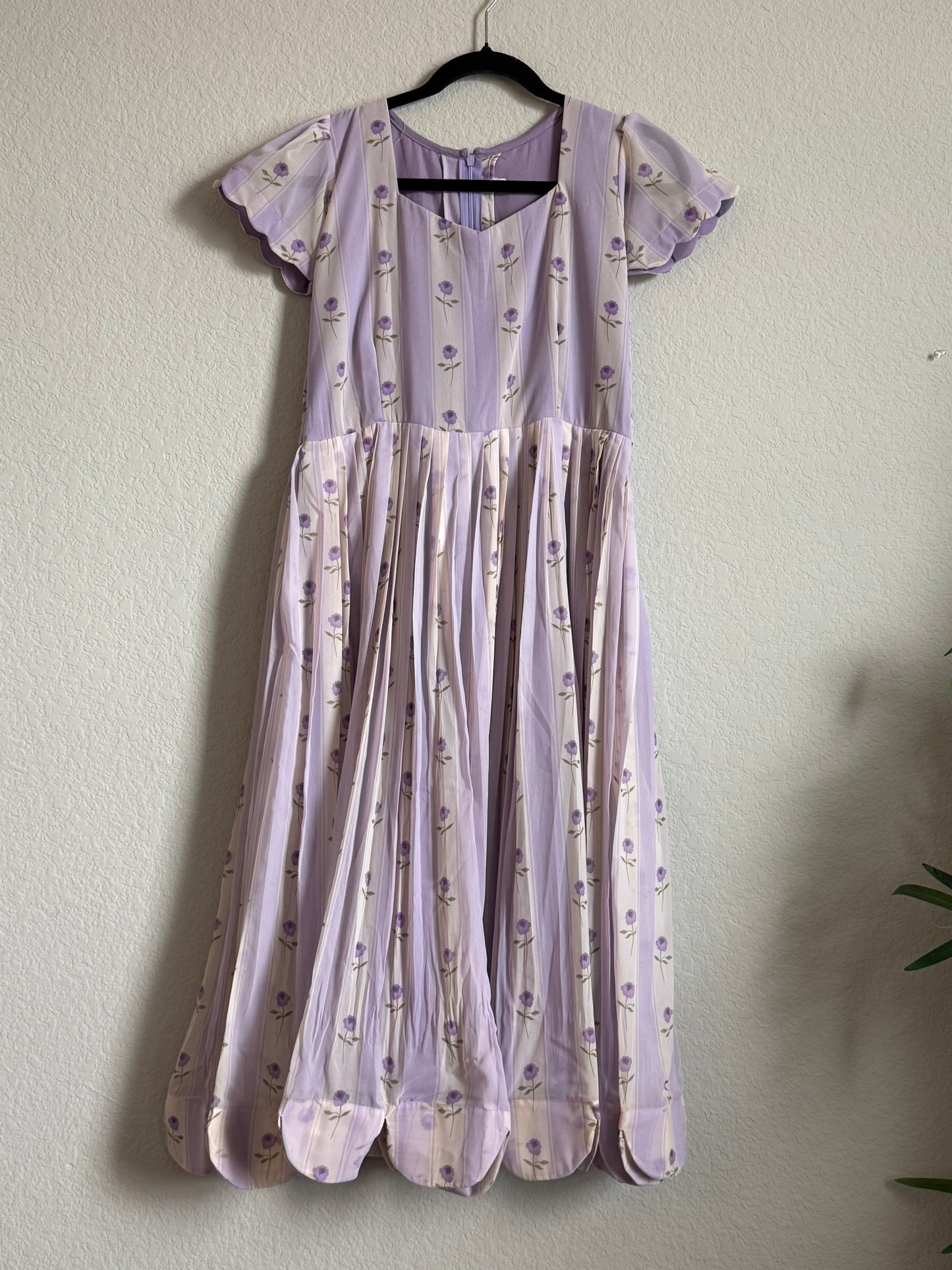 Lavendar Floral Georgette scallop style frock with short scallop sleeve
