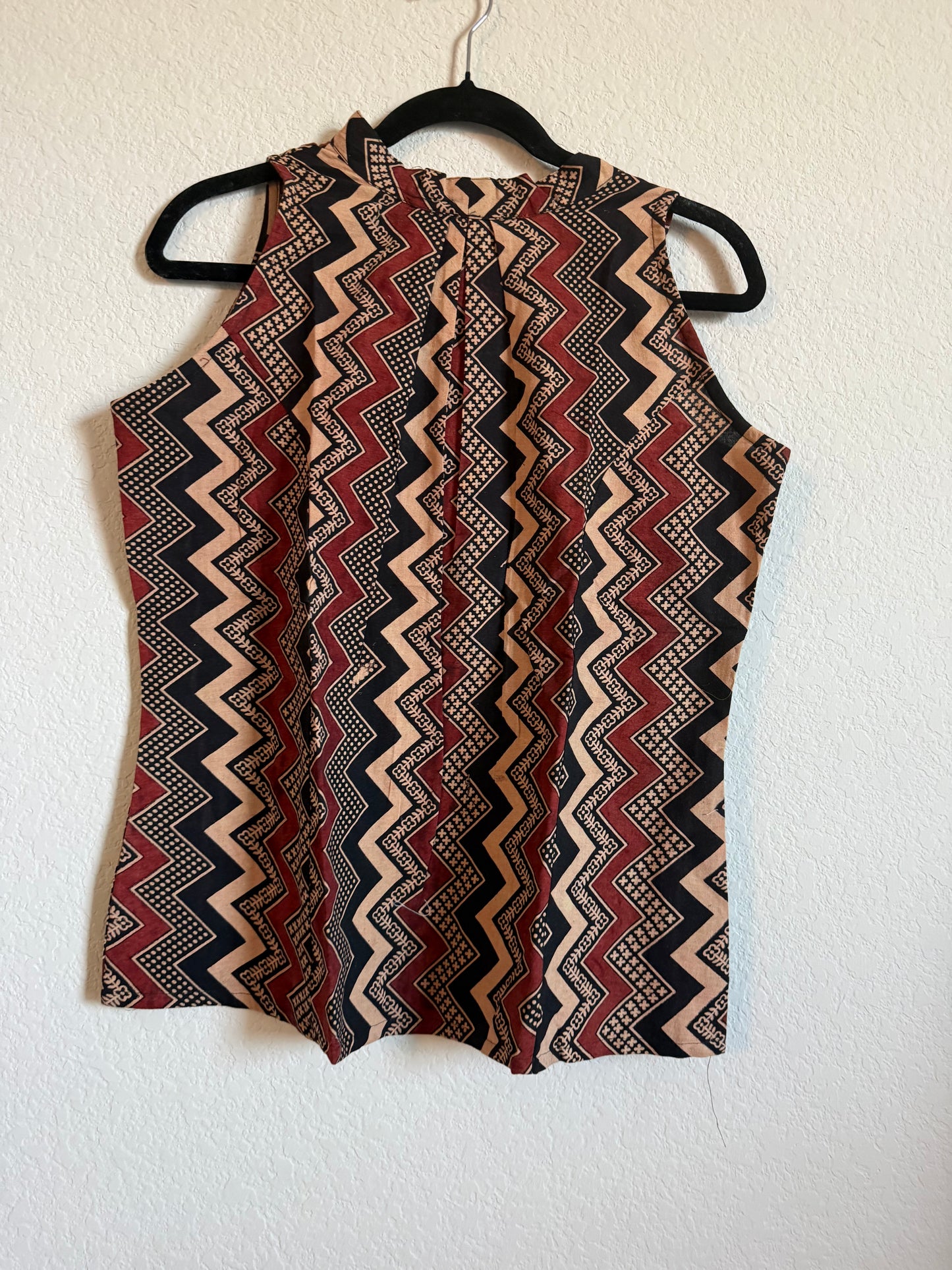 Black Zigzag Cotton Sleeveless Halter Neck Short Top