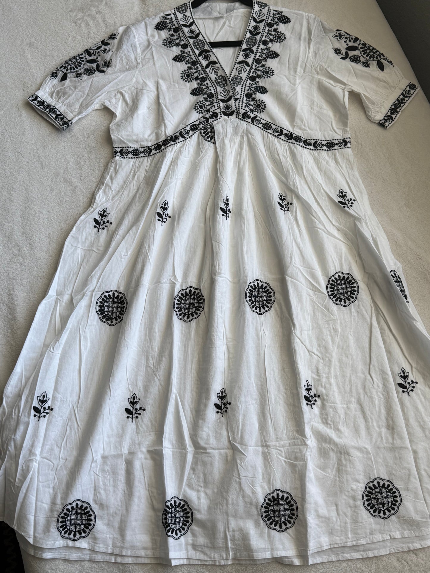 White and black cotton one piece dress