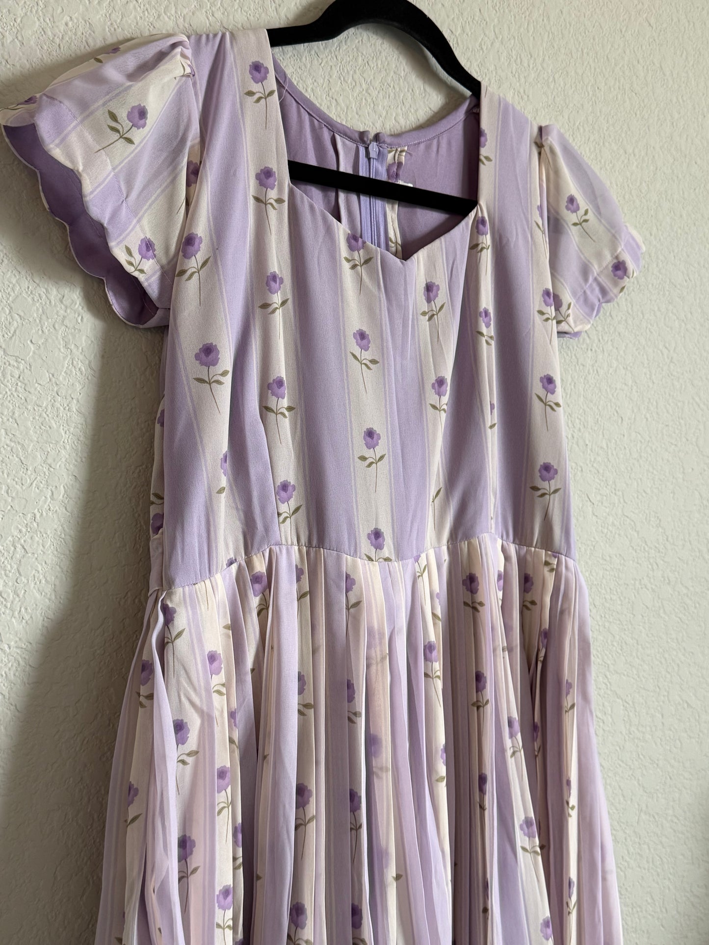 Lavendar Floral Georgette scallop style frock with short scallop sleeve