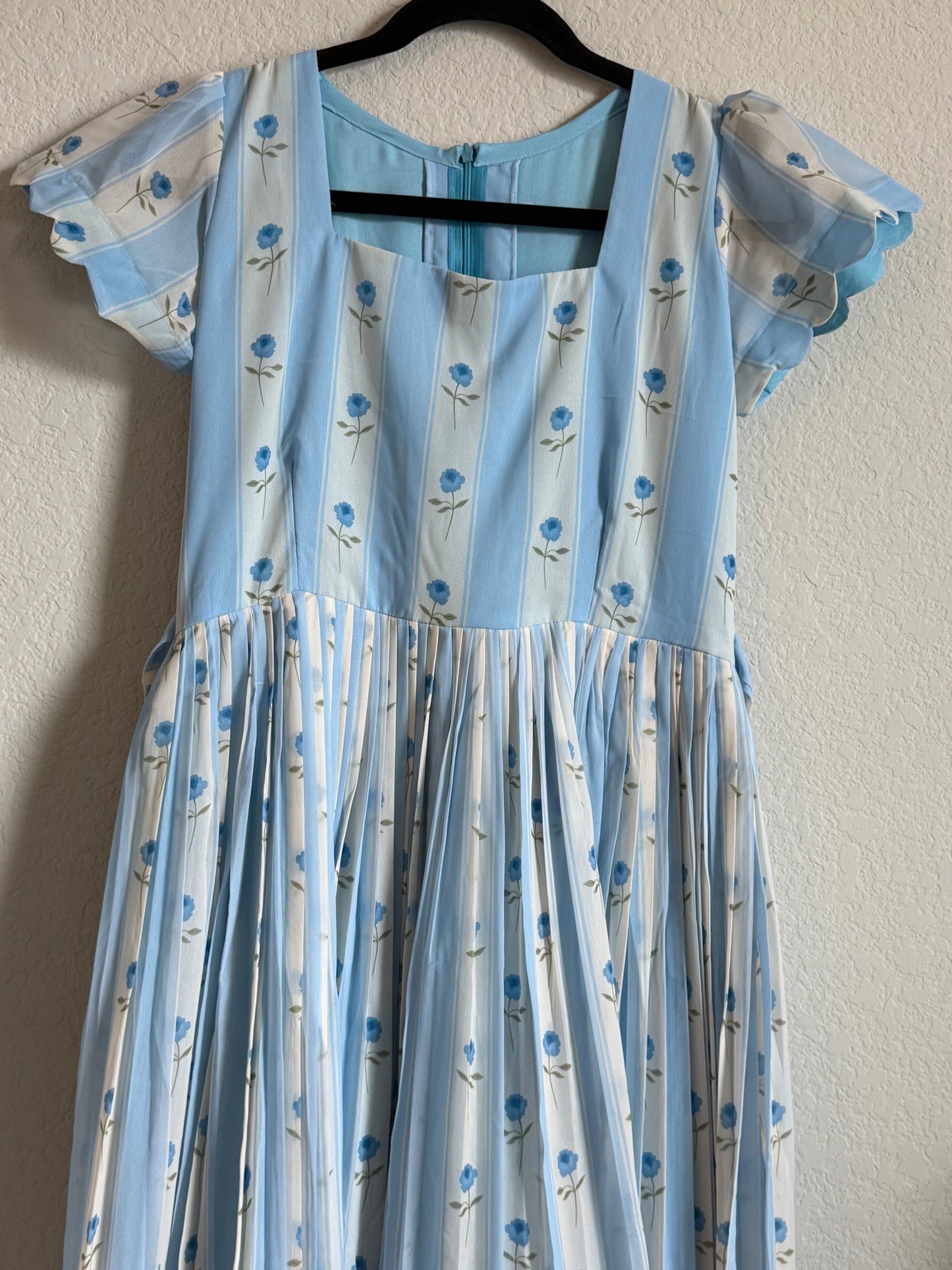 Blue Floral Georgette scallop style frock with short scallop sleeve