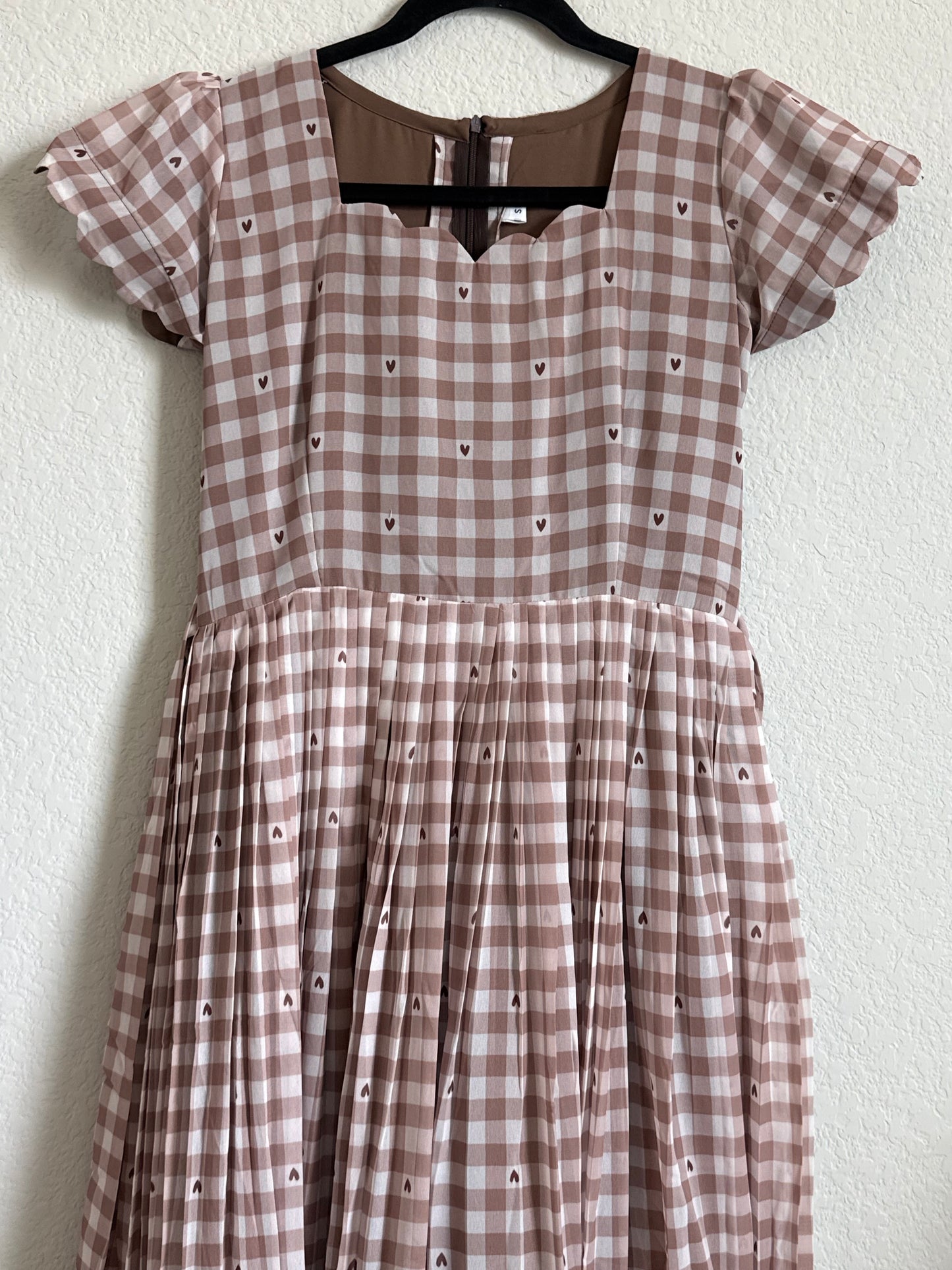 Brown Floral Checks Georgette scallop style frock with short scallop sleeve (Copy)