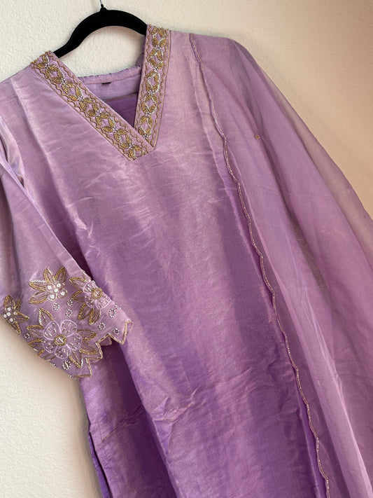 Lavendar pure tissue handwork A-line suit set with a beautiful sleeve detailing