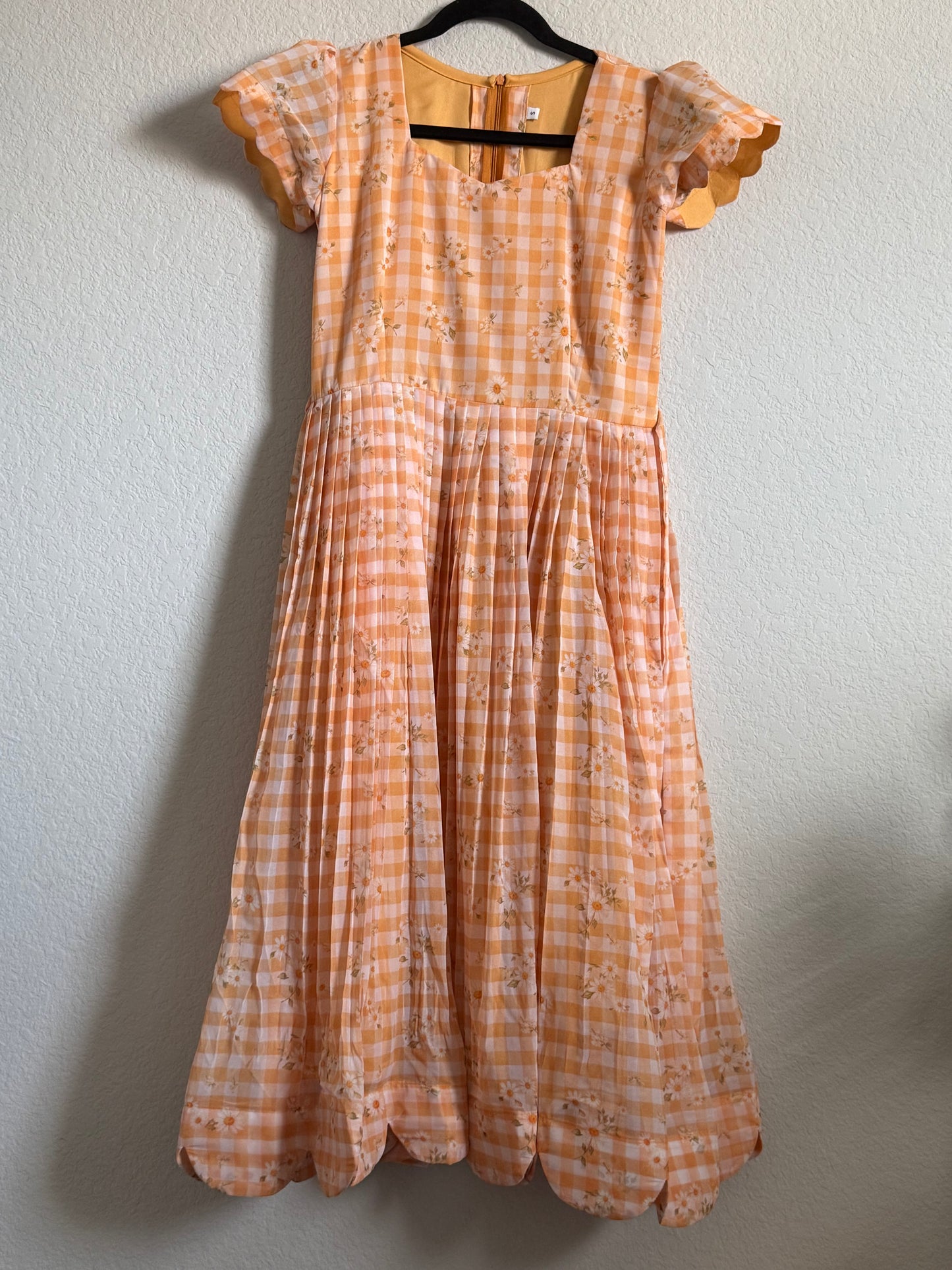 Yellow Floral Checks Georgette scallop style frock with short scallop sleeve