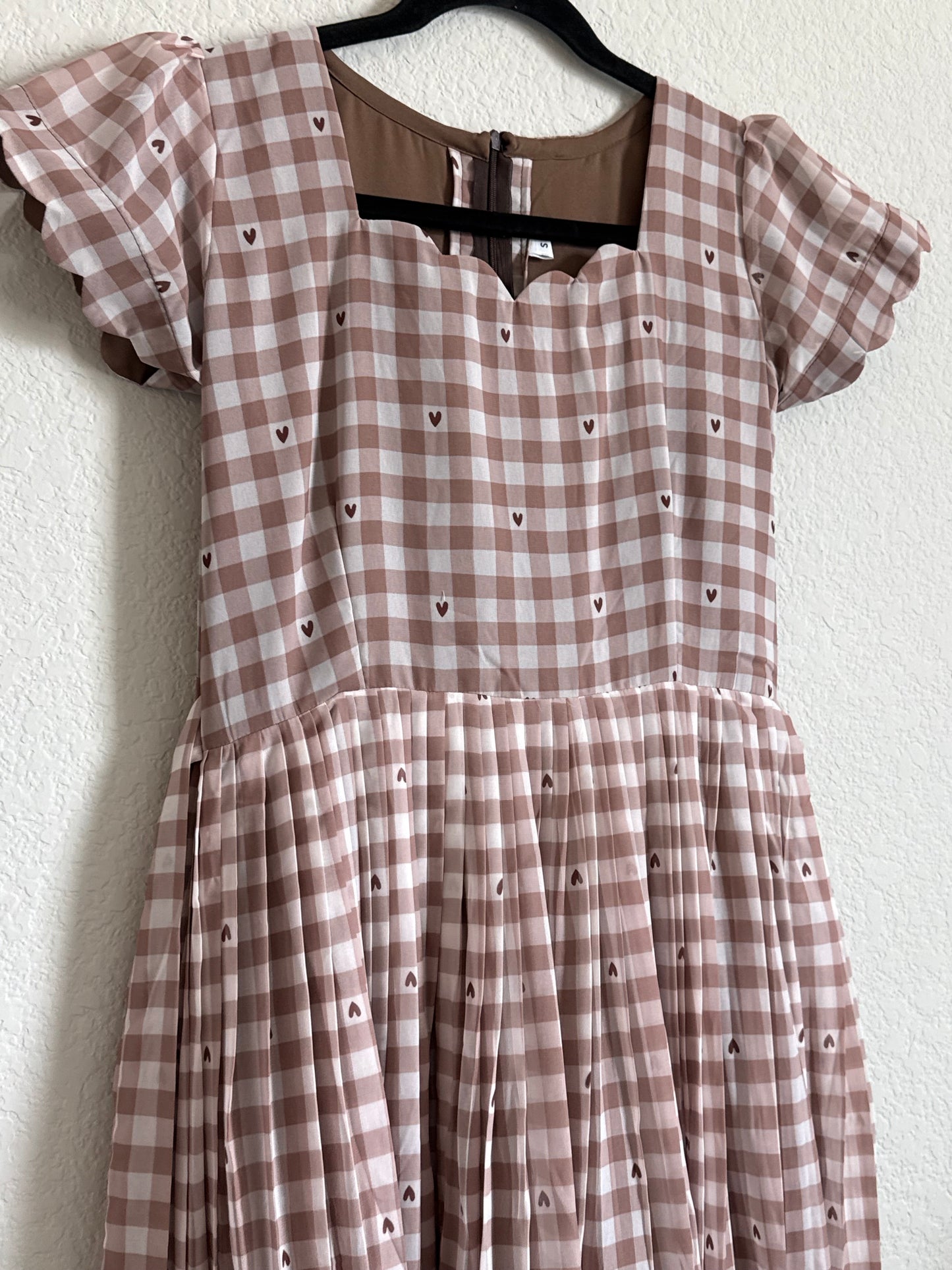 Brown Floral Checks Georgette scallop style frock with short scallop sleeve (Copy)