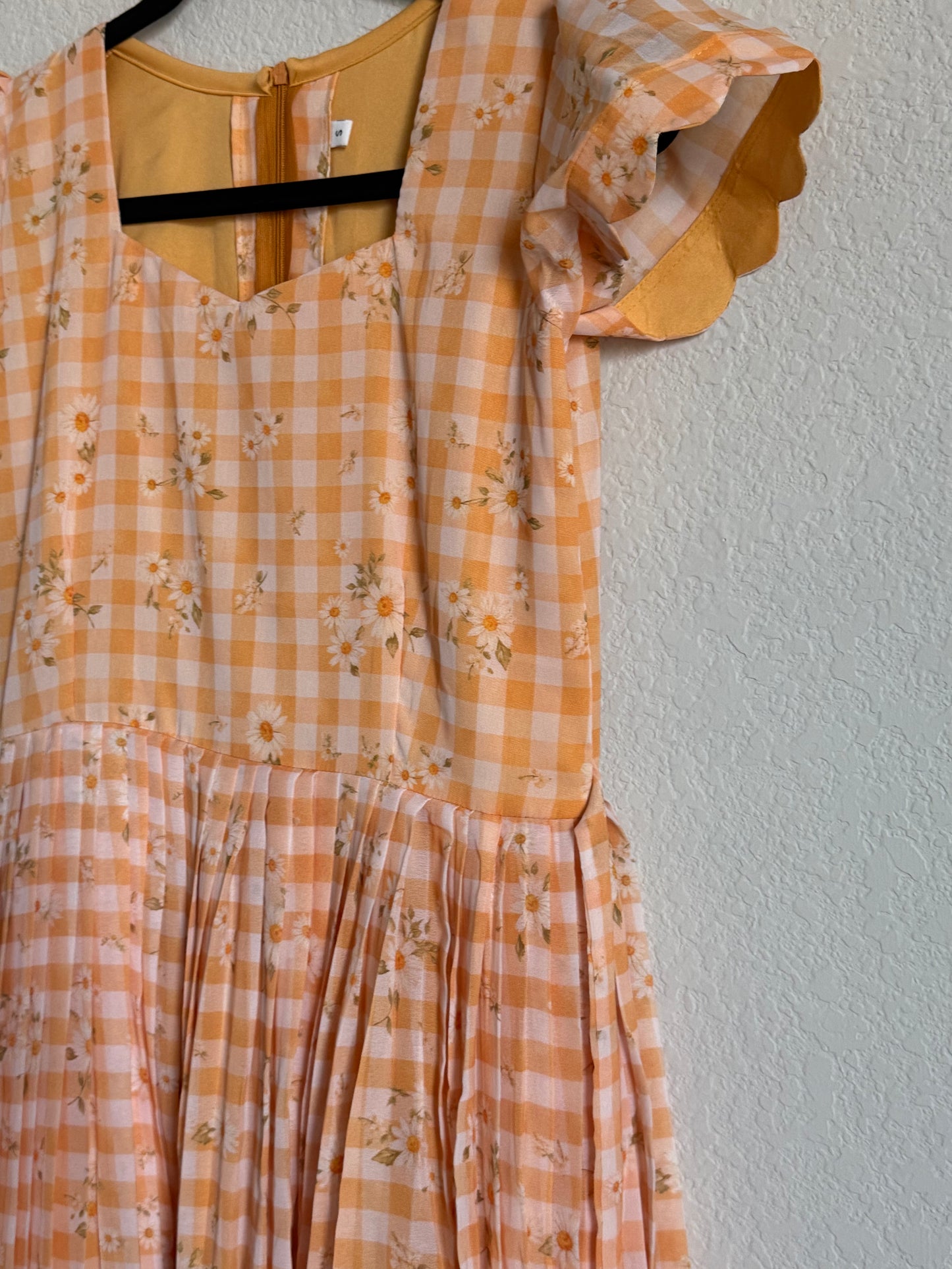 Yellow Floral Checks Georgette scallop style frock with short scallop sleeve