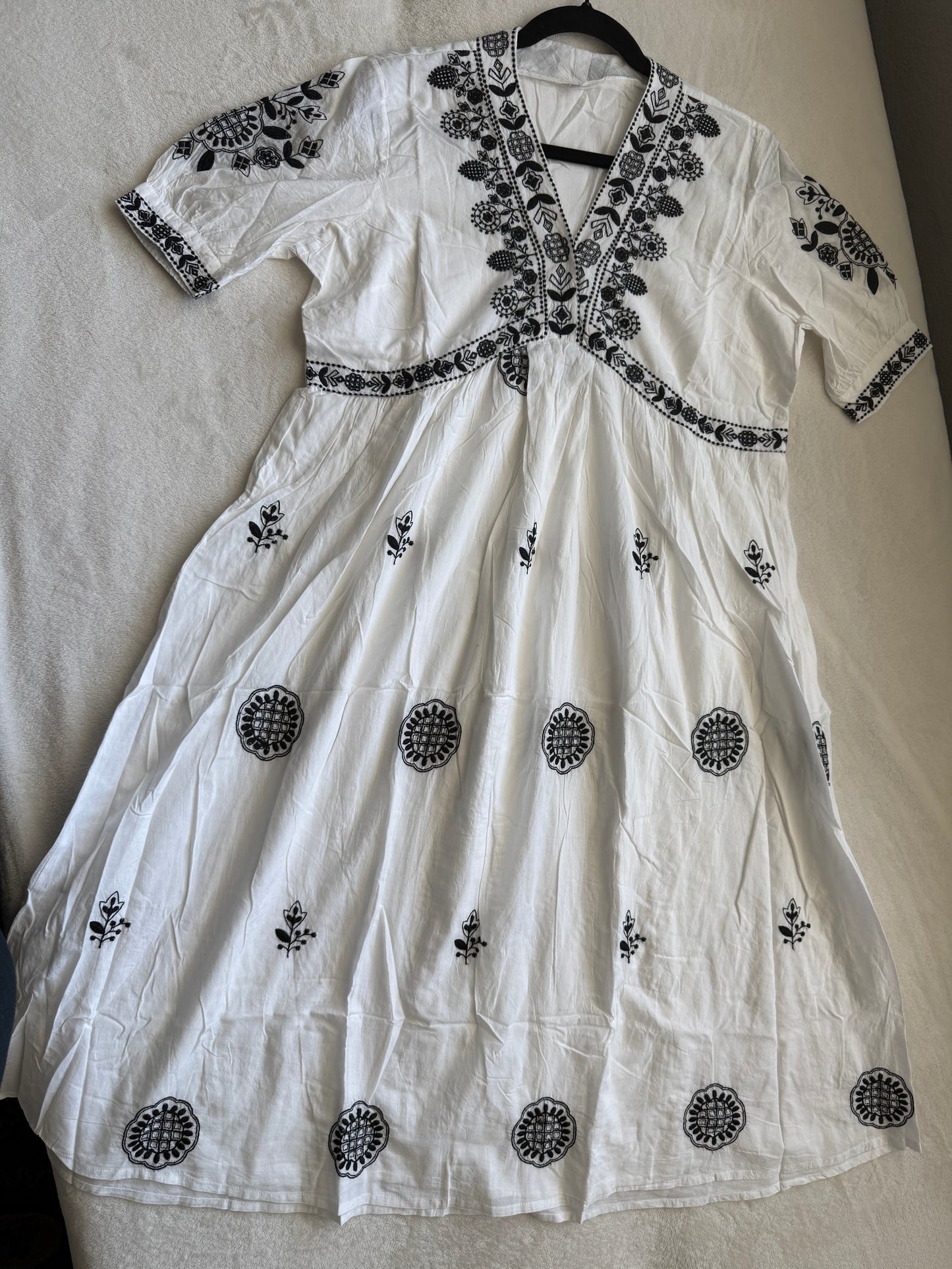 White and black cotton one piece dress