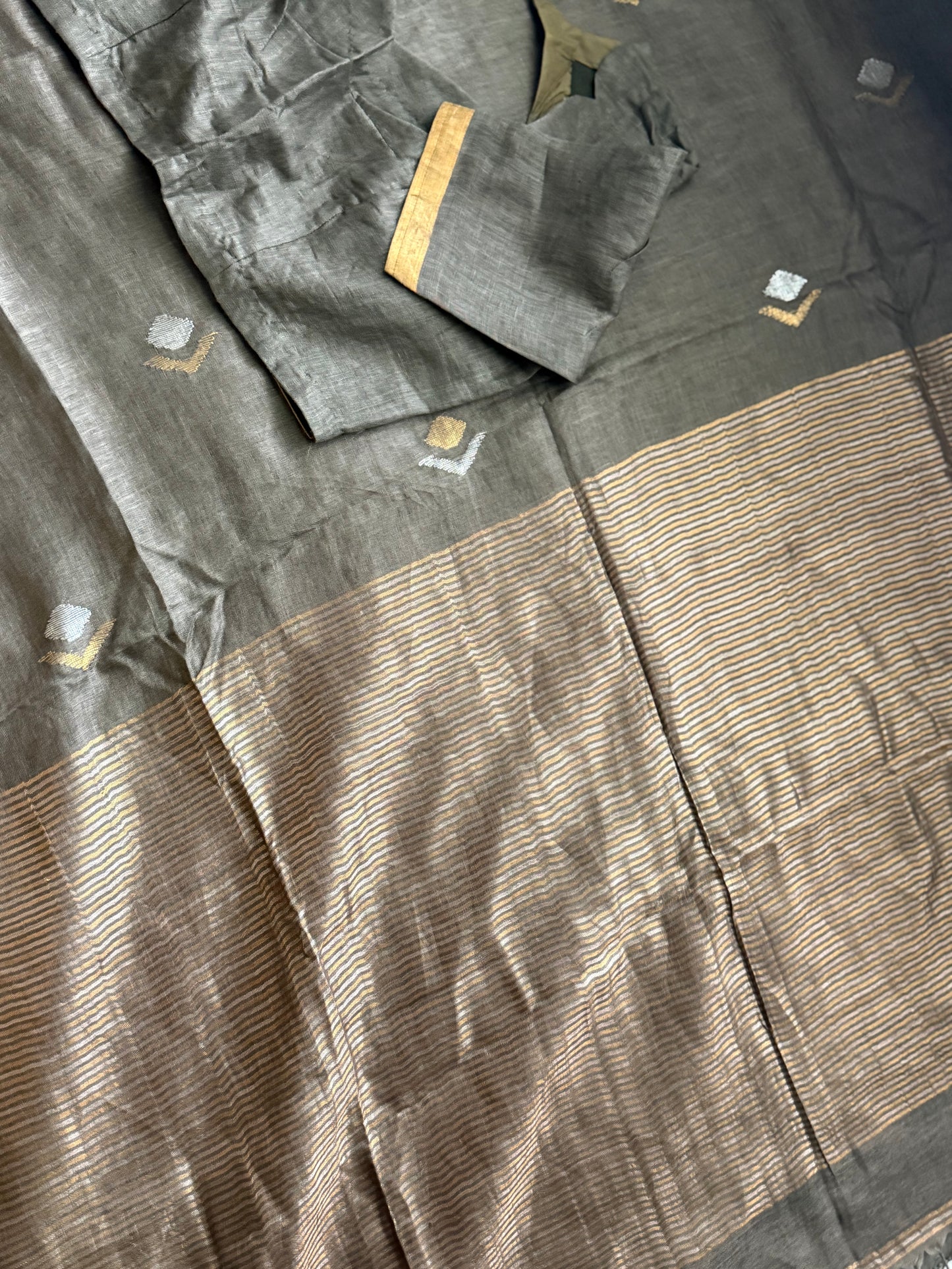 Ash Shade Lenin Handloom Jamdani Saree - with handloom mark