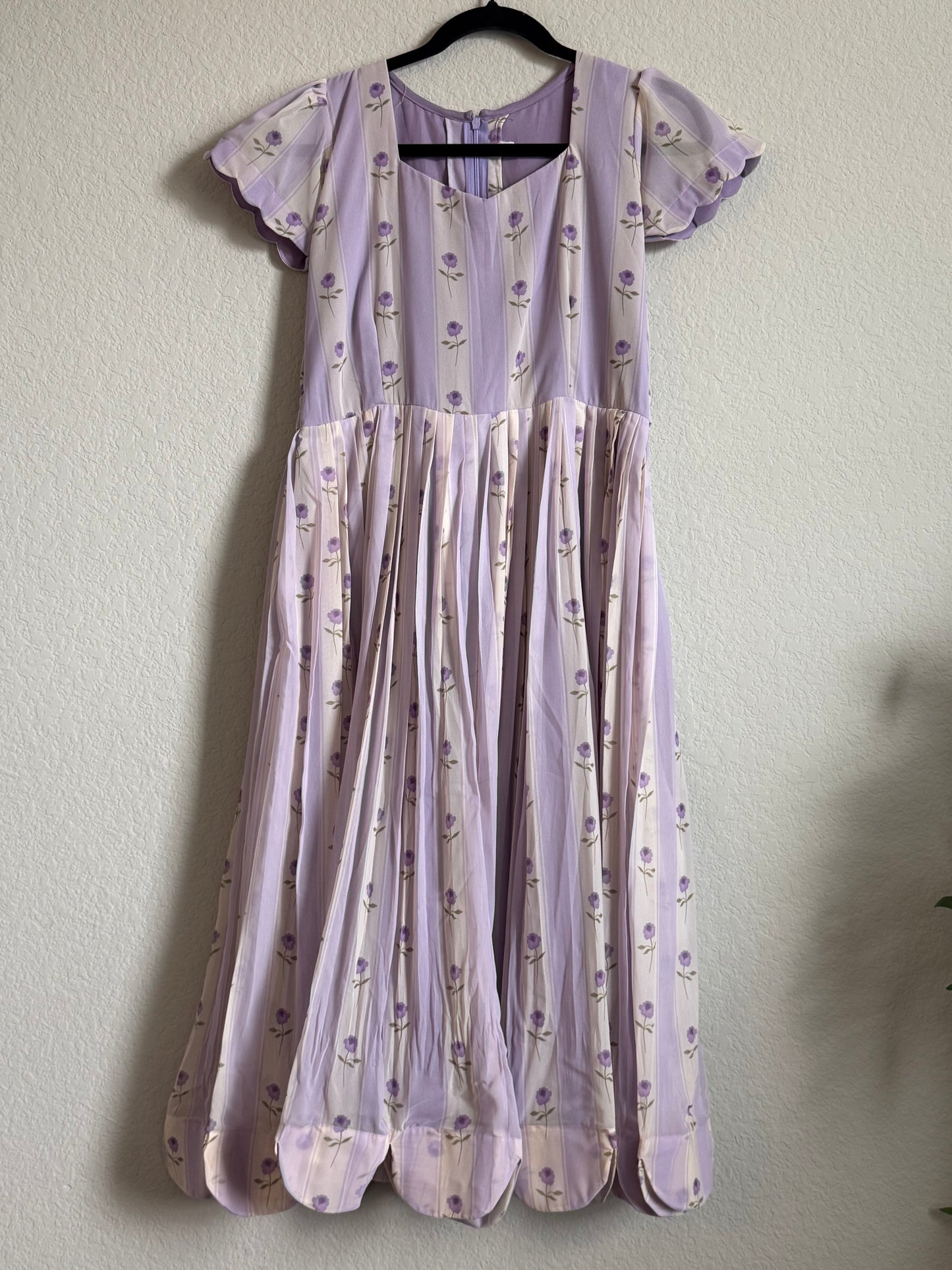 Lavendar Floral Georgette scallop style frock with short scallop sleeve