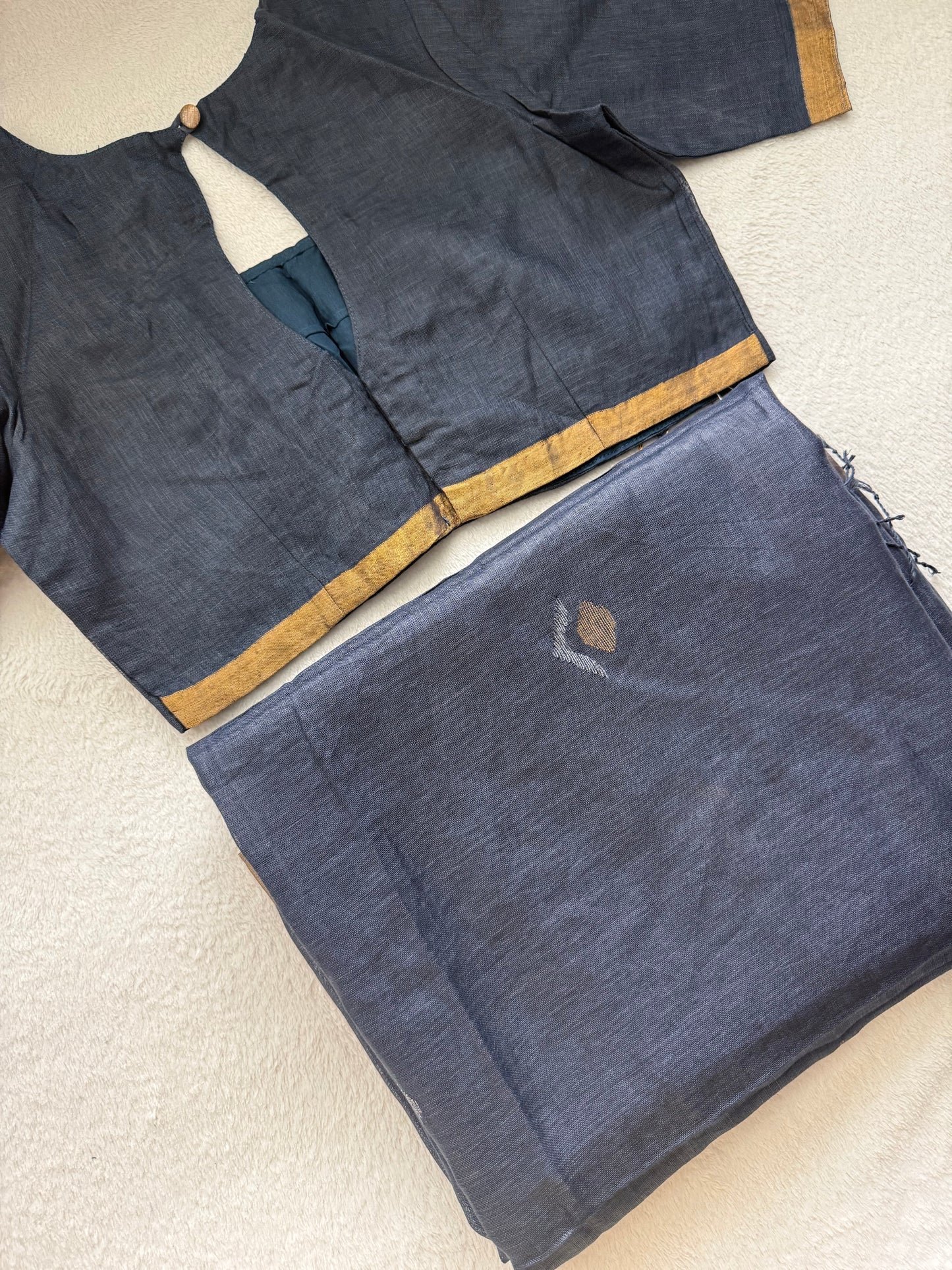 Dark Gray Lenin Handloom Jamdani Saree - with handloom mark