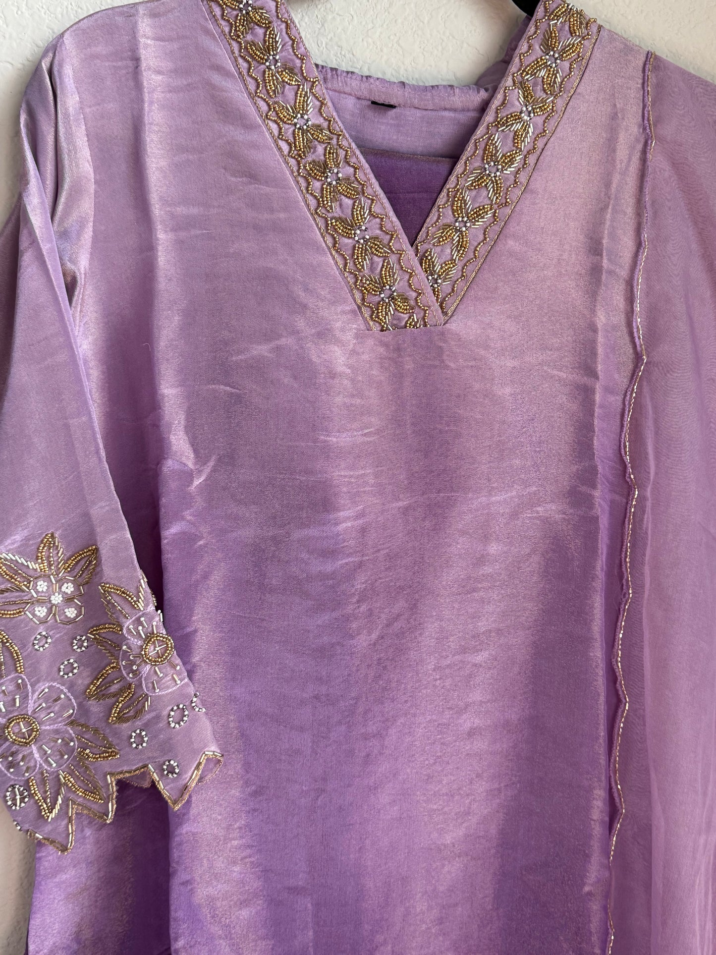 Lavendar pure tissue handwork A-line suit set with a beautiful sleeve detailing