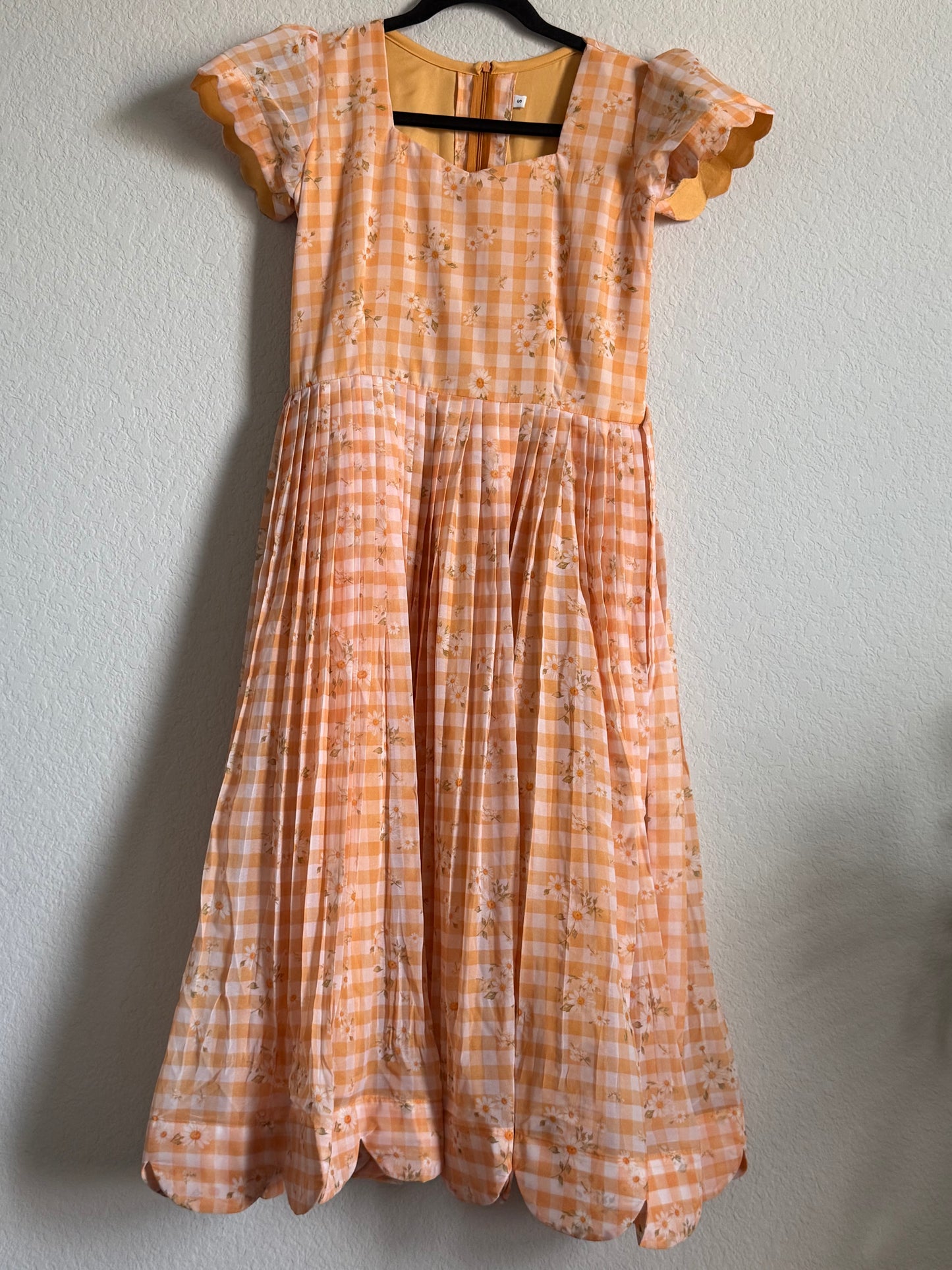 Yellow Floral Checks Georgette scallop style frock with short scallop sleeve