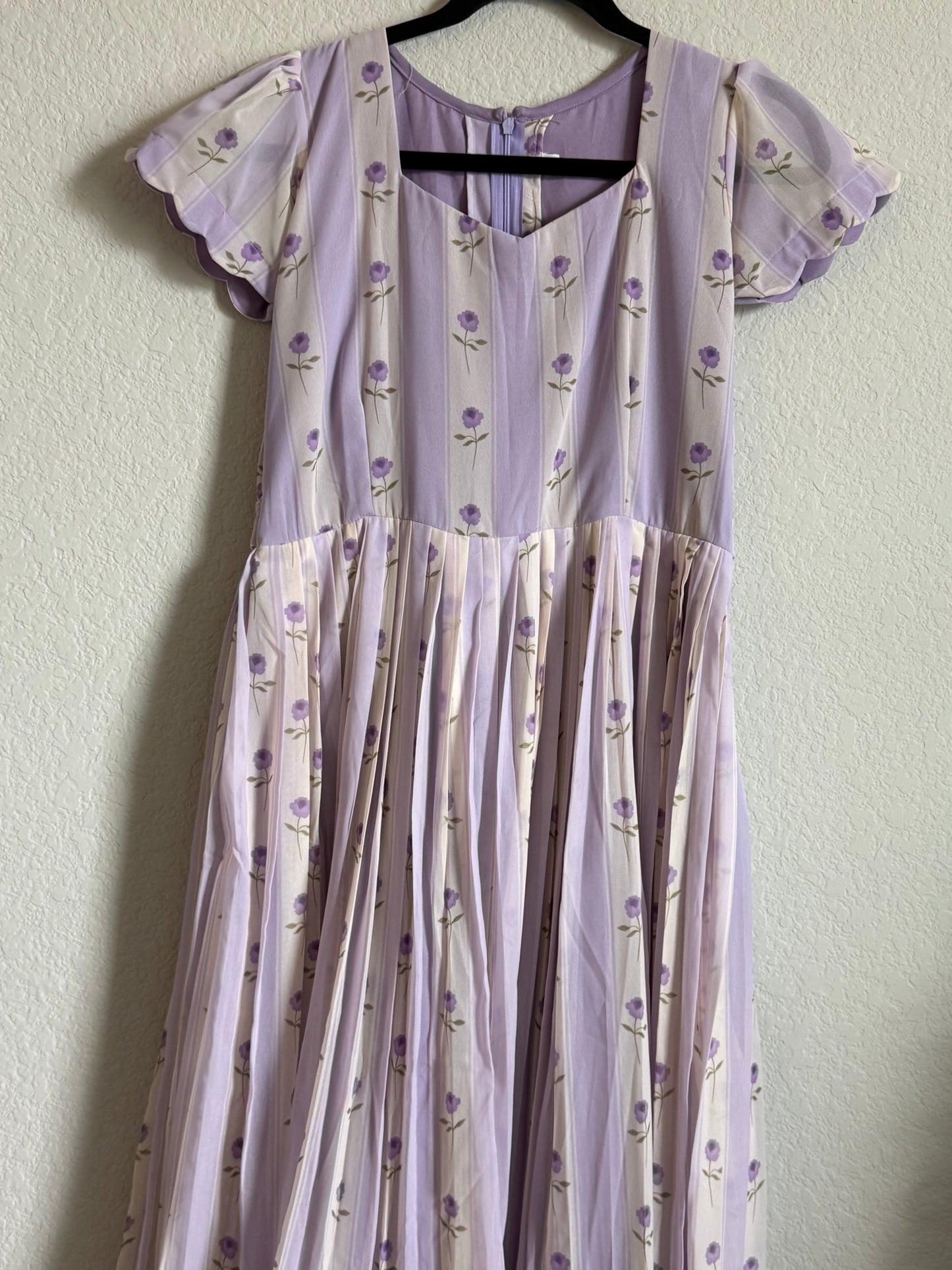 Lavendar Floral Georgette scallop style frock with short scallop sleeve