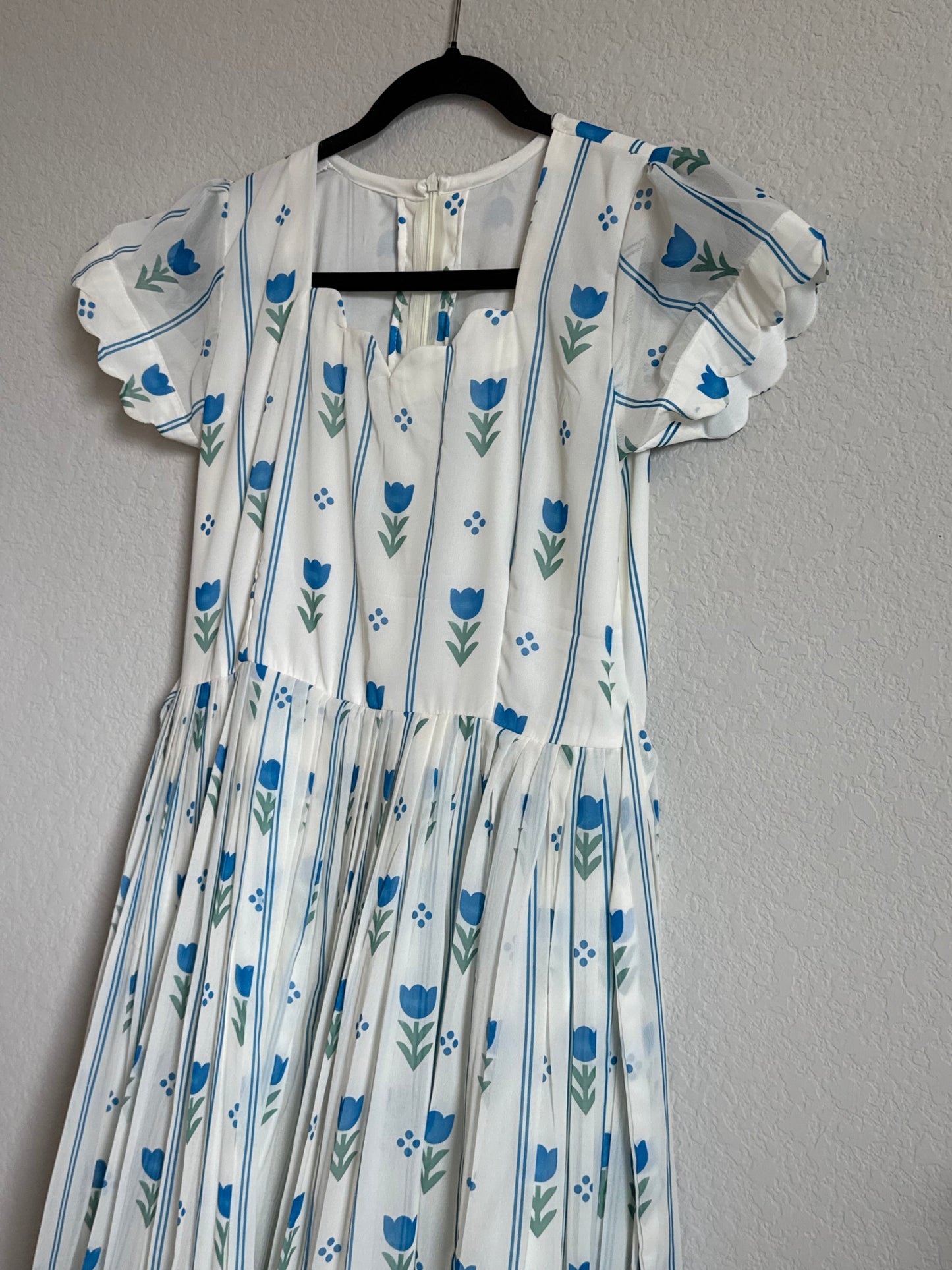 Half White Floral Georgette scallop style frock with short scallop sleeve