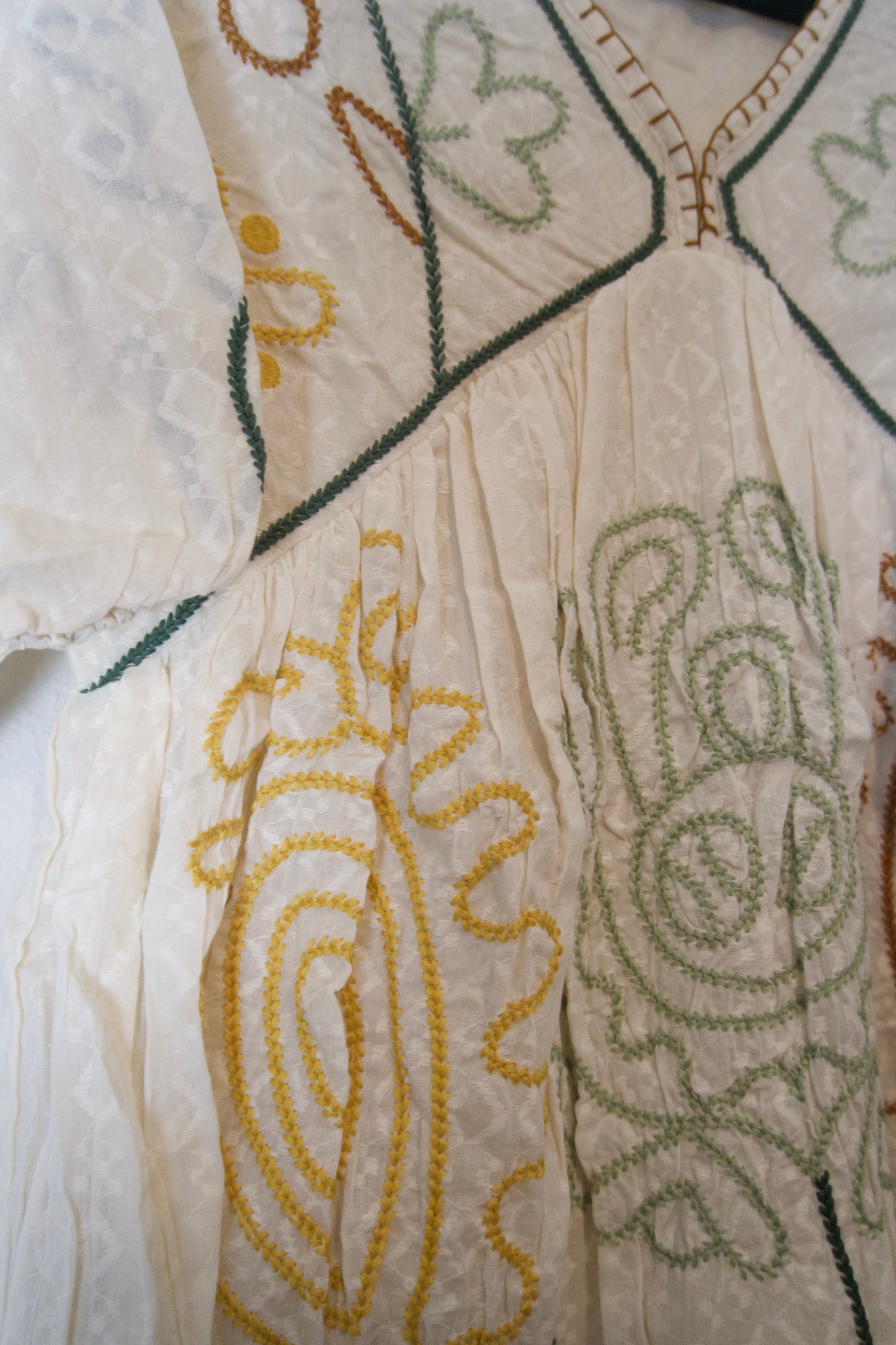 White cotton embroidery short dress