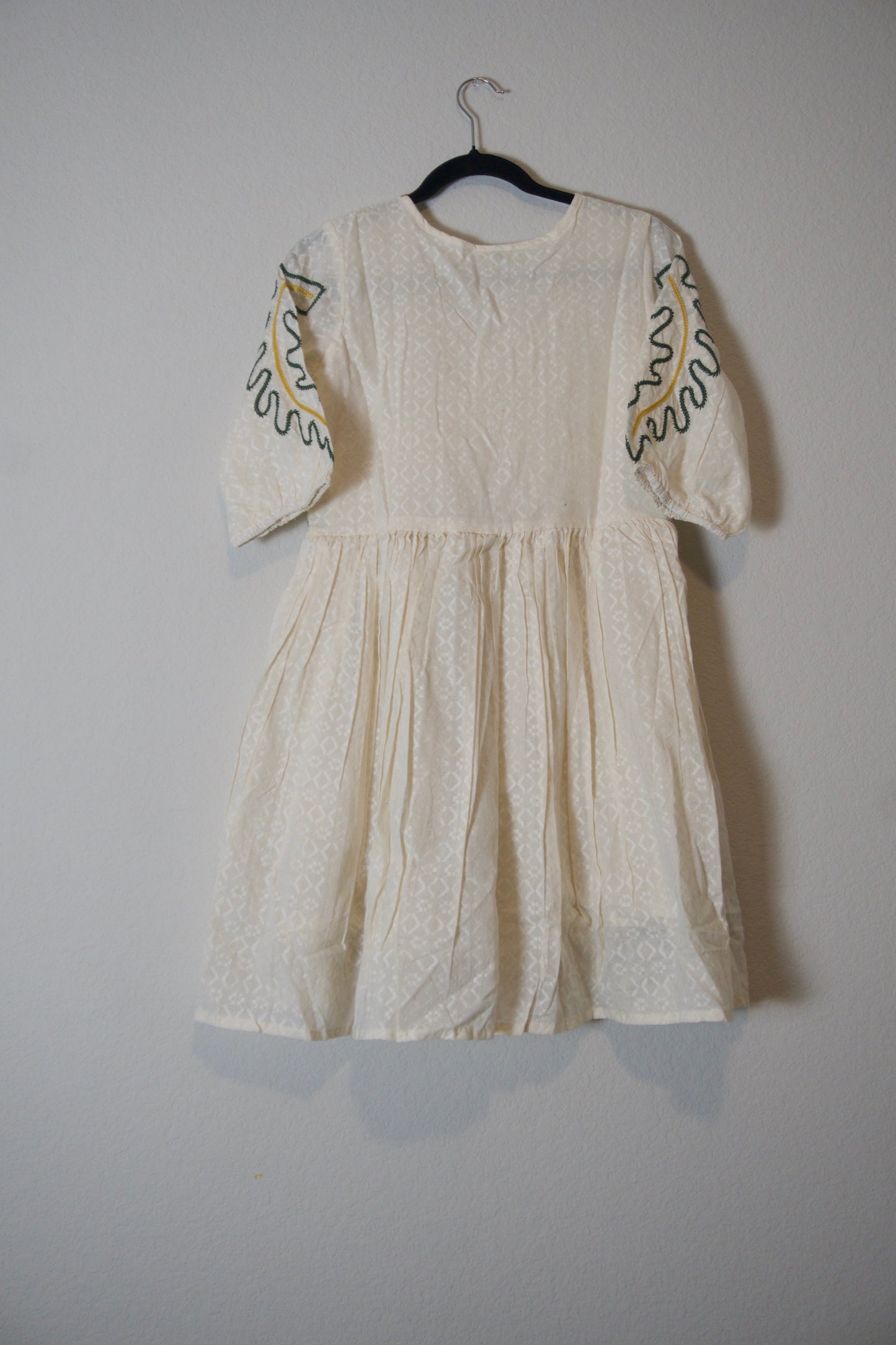 White cotton embroidery short dress