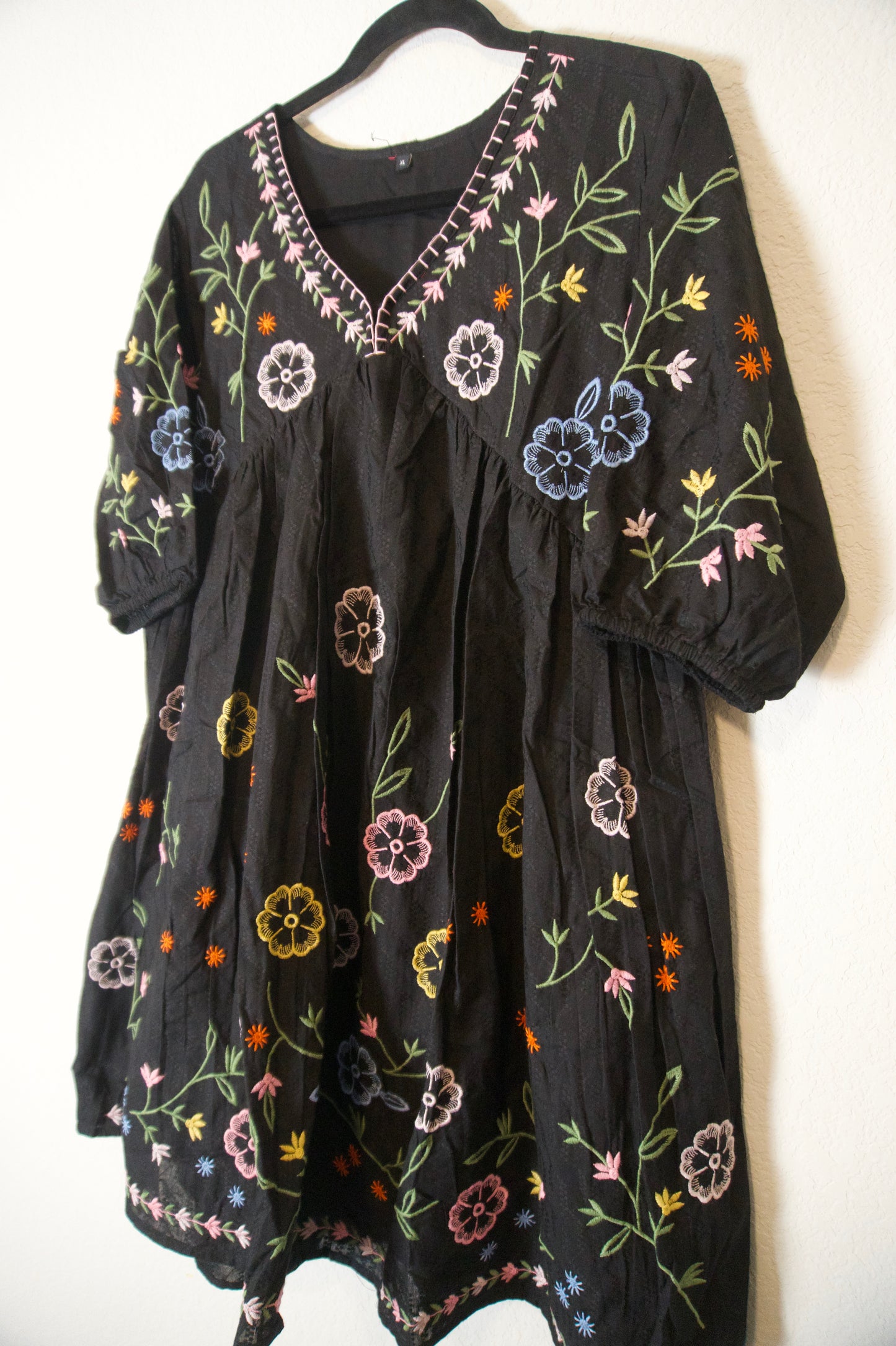 Black floral cotton embroidery short dress