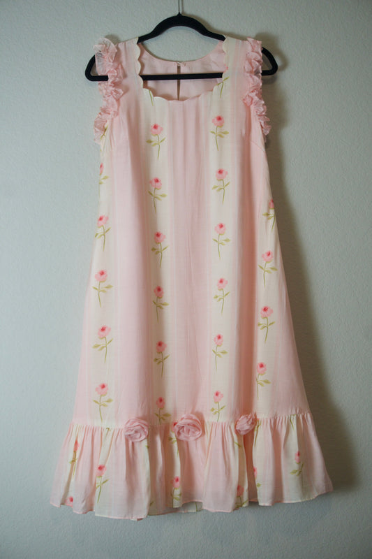 Light pink muslin floral stripes sleeveless pattern with roses
