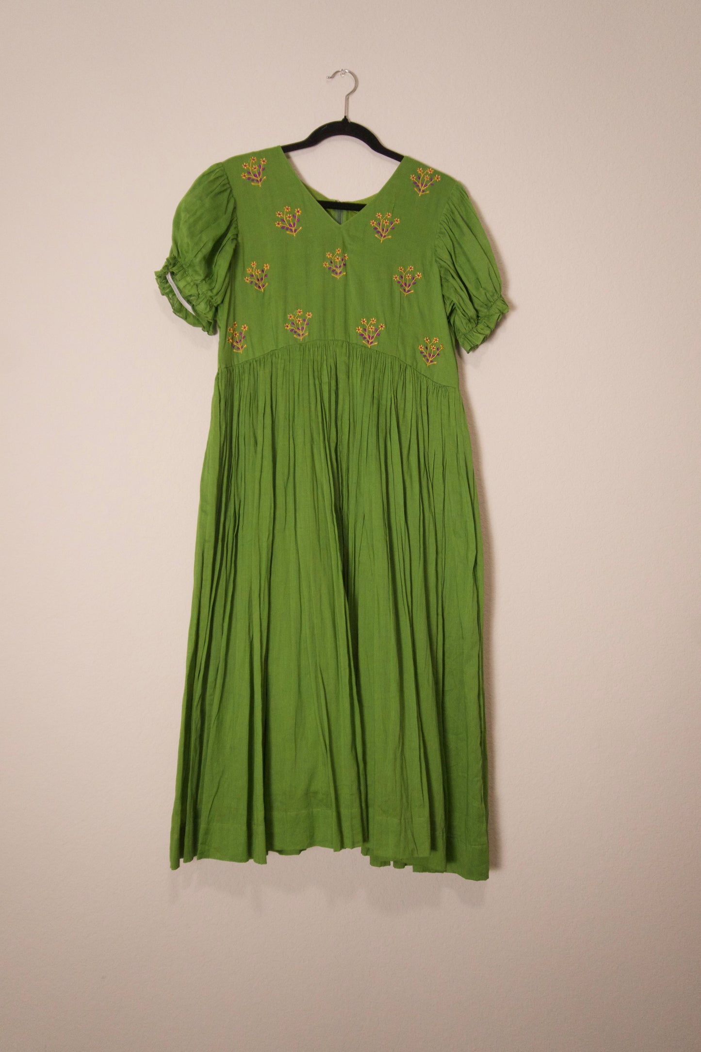 Green mul cotton floral embroidered frock with fitted sleeves