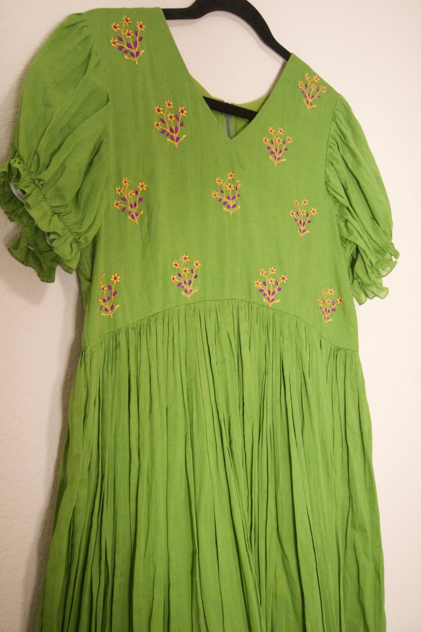 Green mul cotton floral embroidered frock with fitted sleeves