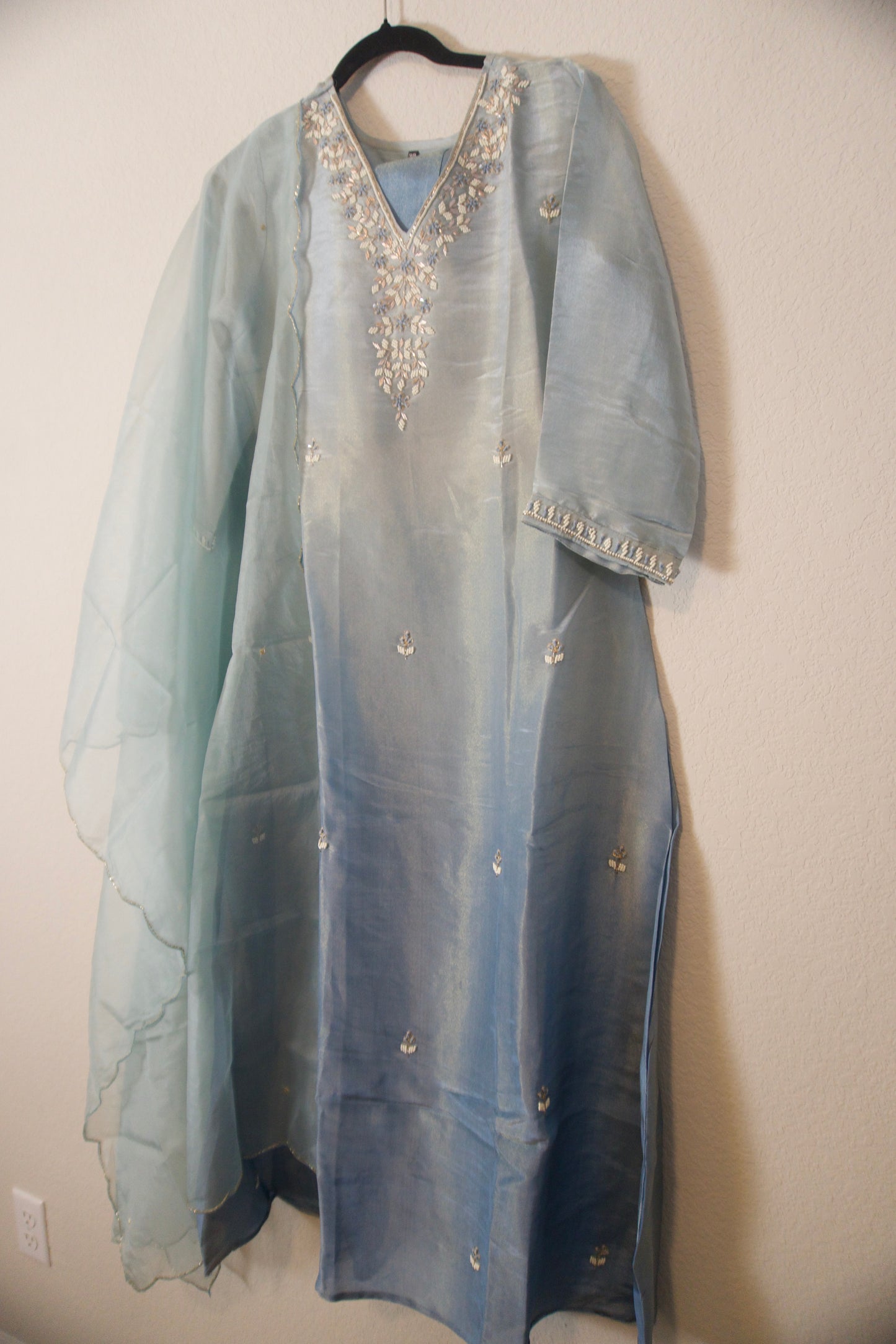 Sea blue ombre pure tissue handwork butties A-line suit set