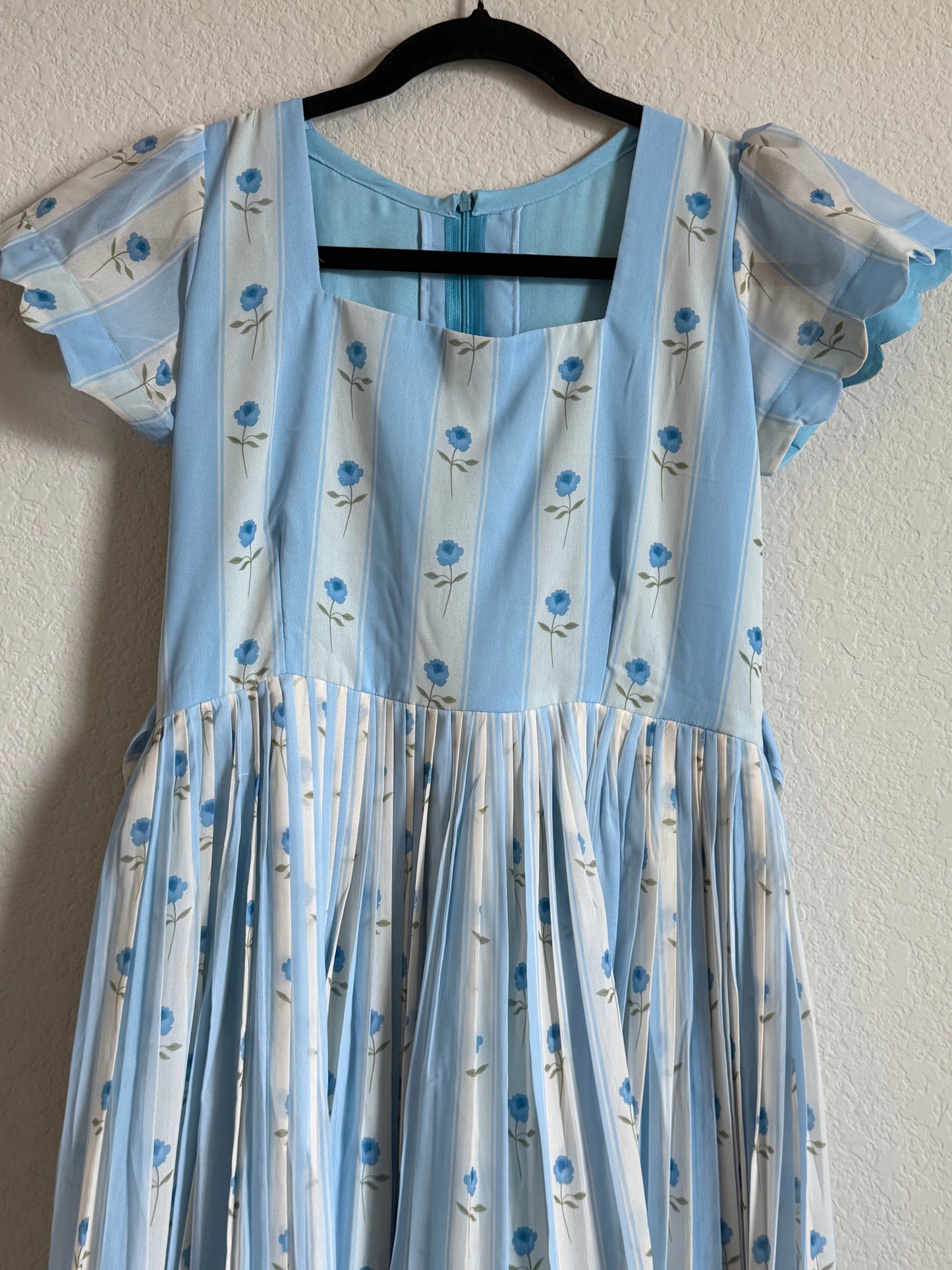 Blue Floral Georgette scallop style frock with short scallop sleeve