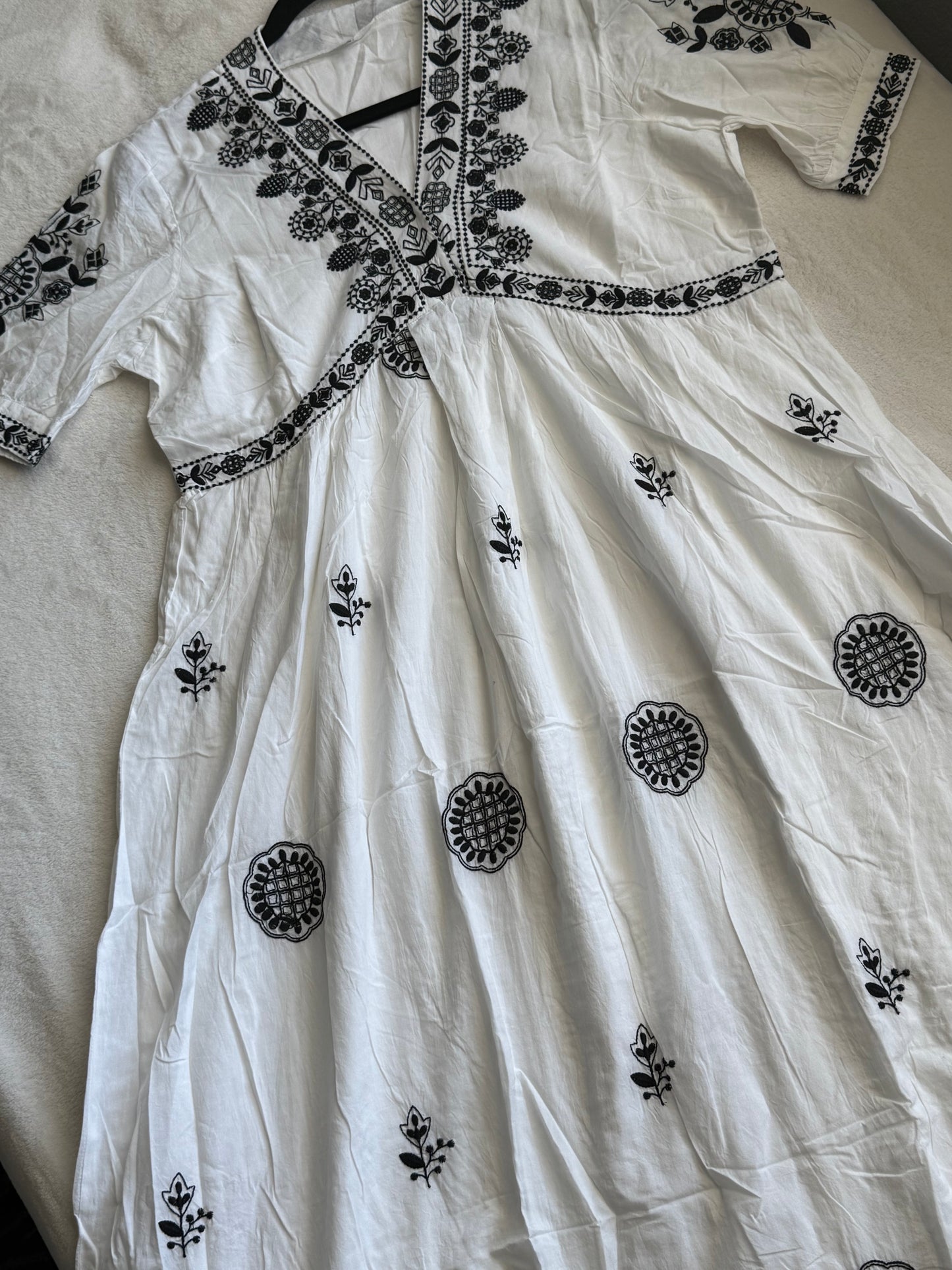 White and black cotton one piece dress
