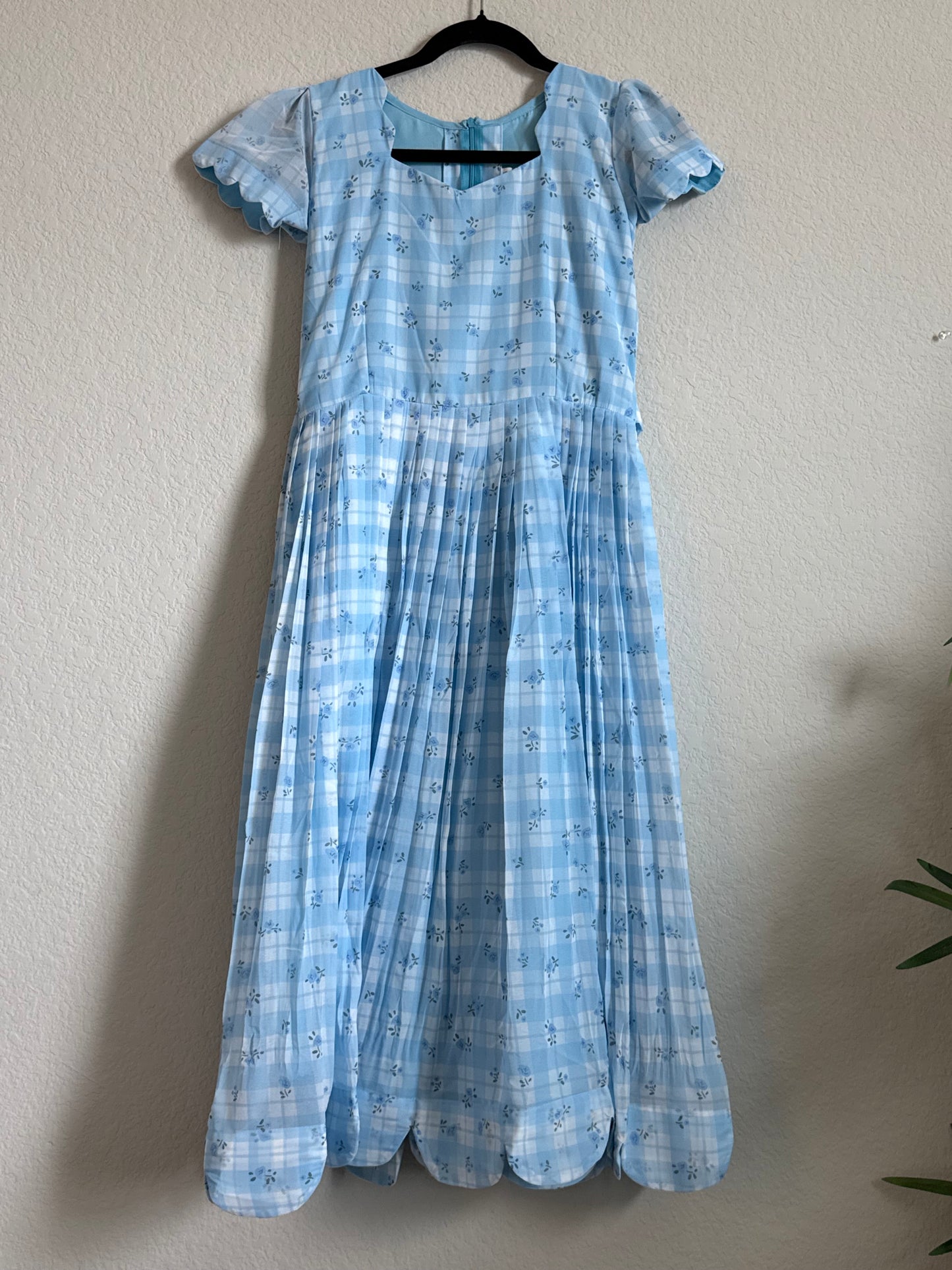Blue Floral Checks Georgette scallop style frock with short scallop sleeve