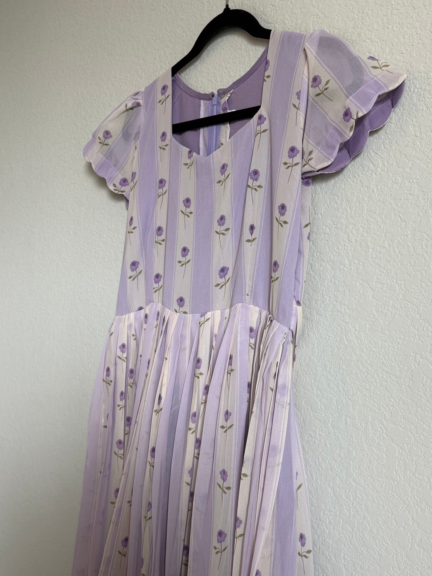 Lavendar Floral Georgette scallop style frock with short scallop sleeve