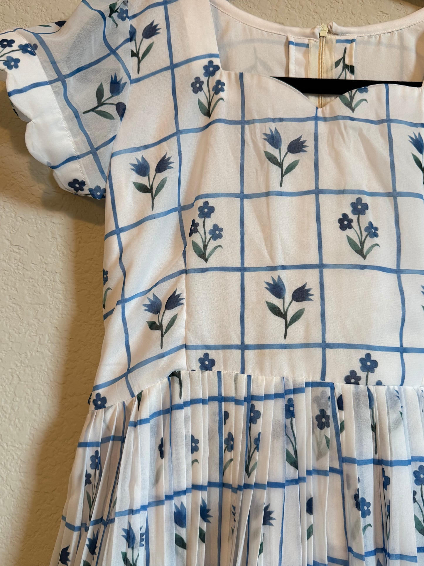 White and Blue Floral Georgette scallop style frock with short scallop sleeve