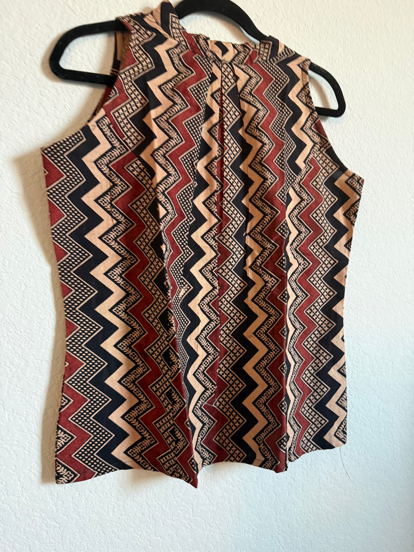 Black Zigzag Cotton Sleeveless Halter Neck Short Top