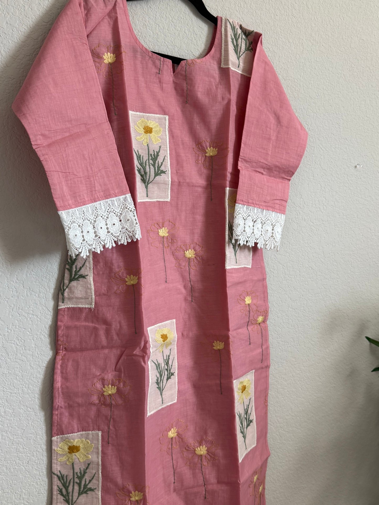 Peach Mul Chanderi Straight Cut Kurti - Lace Sleeves Pattern